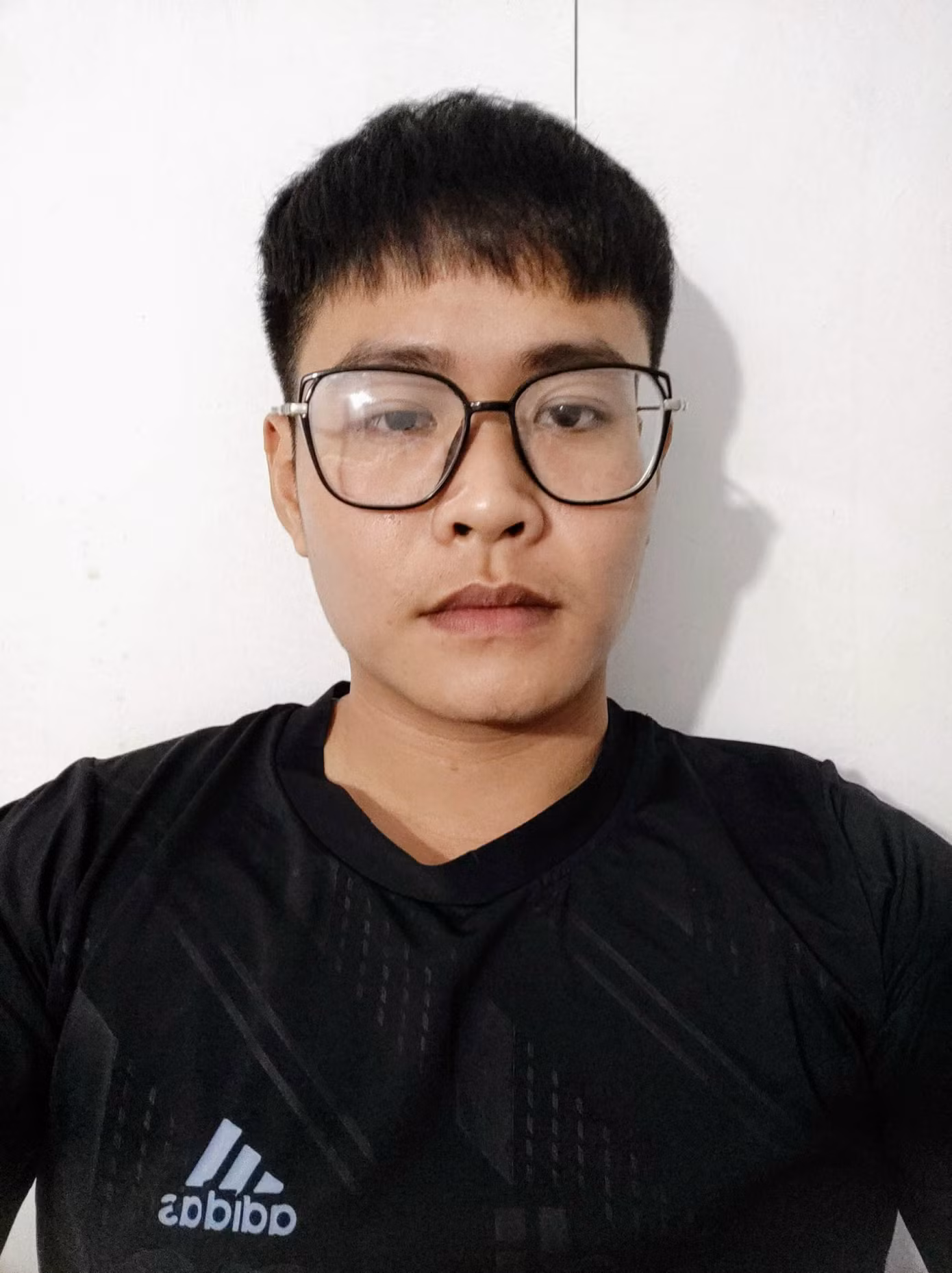 Mai Đình Tân là sinh viên năm 2, Trường Cao đẳng Dược Trung ương Hải Dương.