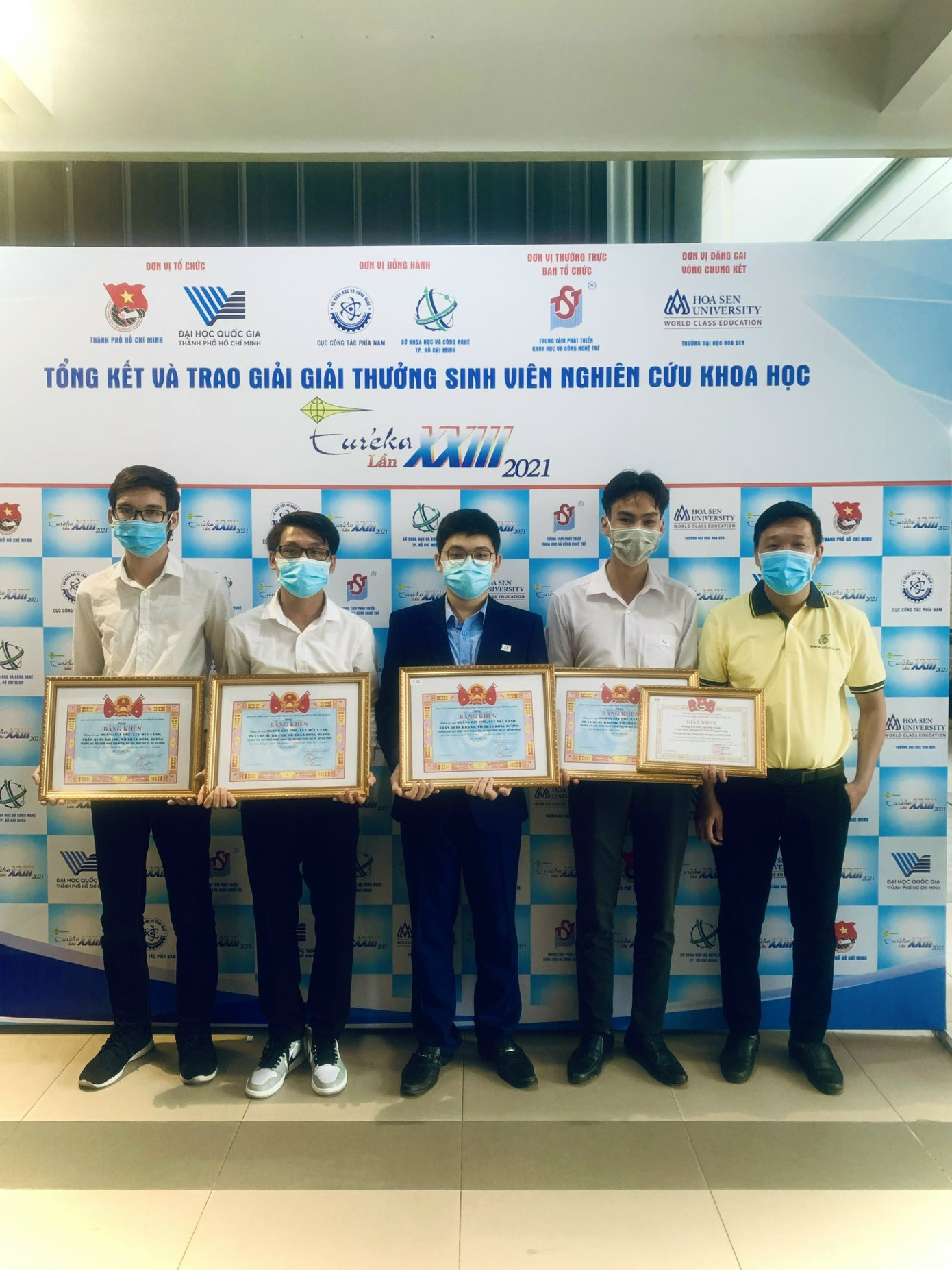 Các đề tài nghiên cứu của nhóm Dương đều đạt kết quả tốt.