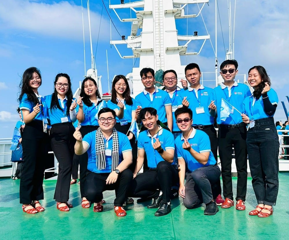 Đại biểu của Đoàn Công tác số 17 trong hành trình “Sinh viên với biển, đảo Tổ quốc” năm 2023.