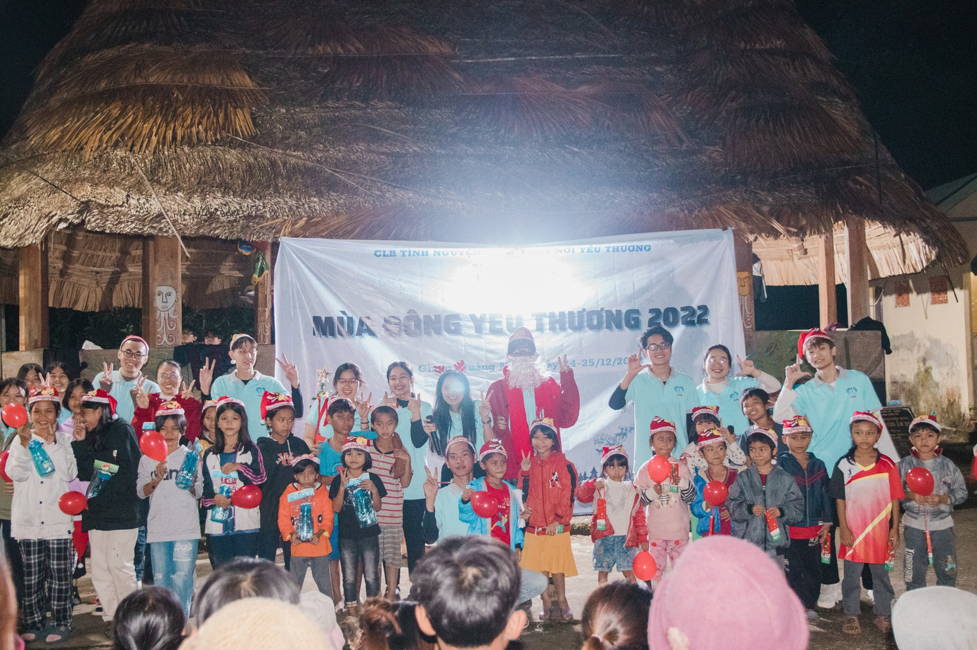 Sự kiện “Mùa đông yêu thương 2022” được tổ chức tại tỉnh Quảng Nam. Sự kiện “Mùa đông yêu thương 2022” được tổ chức tại tỉnh Quảng Nam.