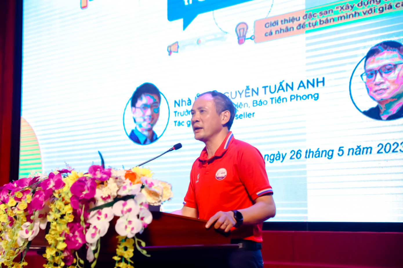 GS.TS Nguyễn Trung Việt - Phó Hiệu trưởng trường Đại học Thuỷ Lợi - phát biểu chào đón chương trình.