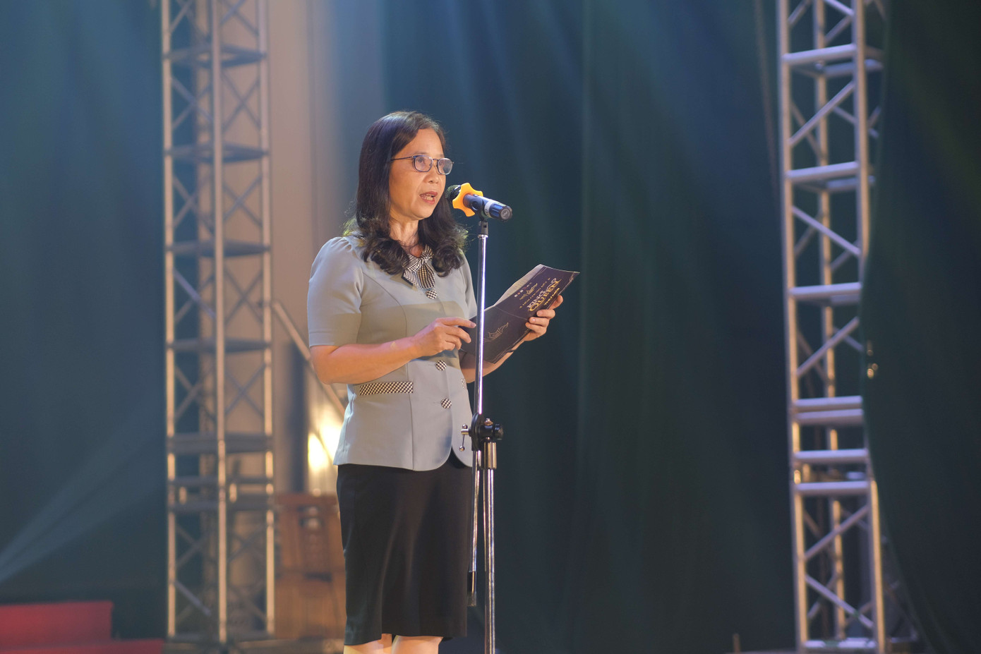 TS Nguyễn Liên Hương: “Sinh viên hãy tận dụng tốt nhất, khôn ngoan nhất thời gian và sức bật của tuổi trẻ.”