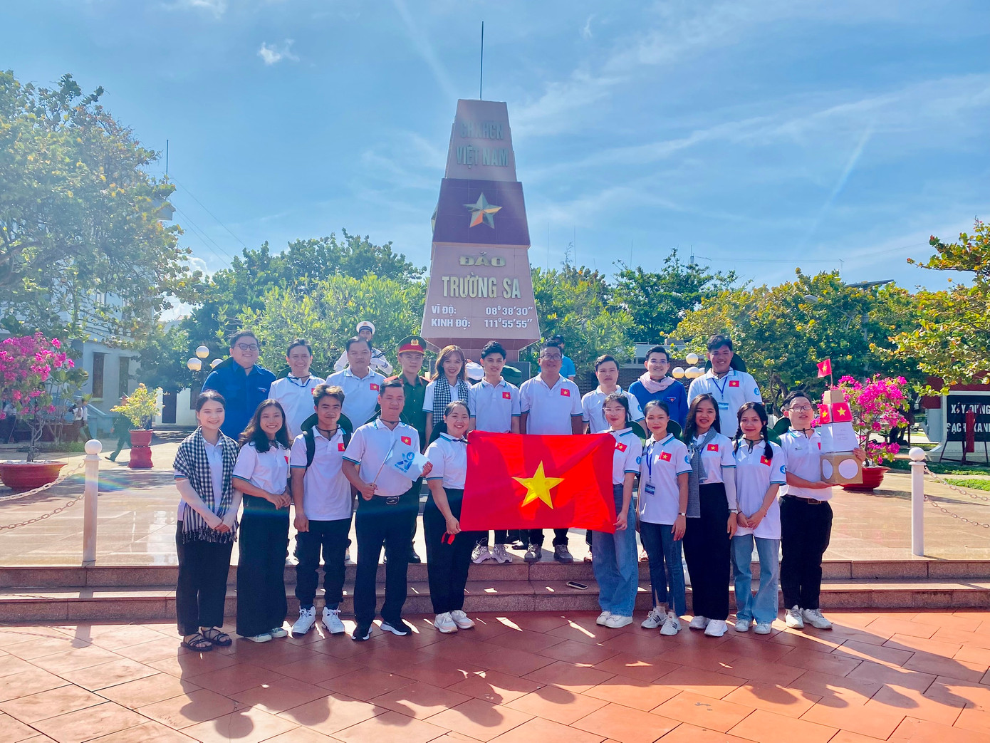 Mỹ Duyên và Trung đội 7 Trường Sa.