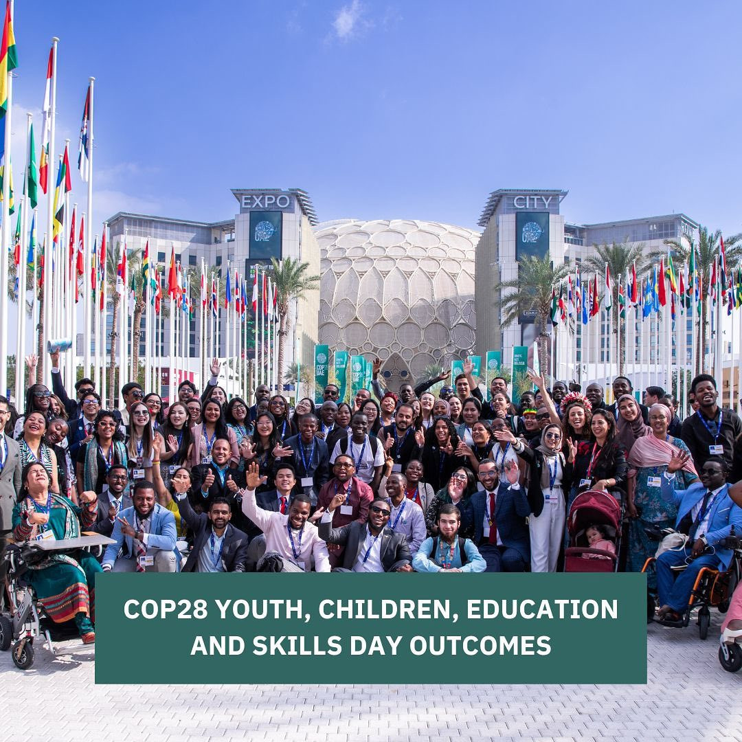 Sơn Trà cùng nhóm 100 Đại biểu thanh niên trên toàn thế giới tại hội nghị COP28.