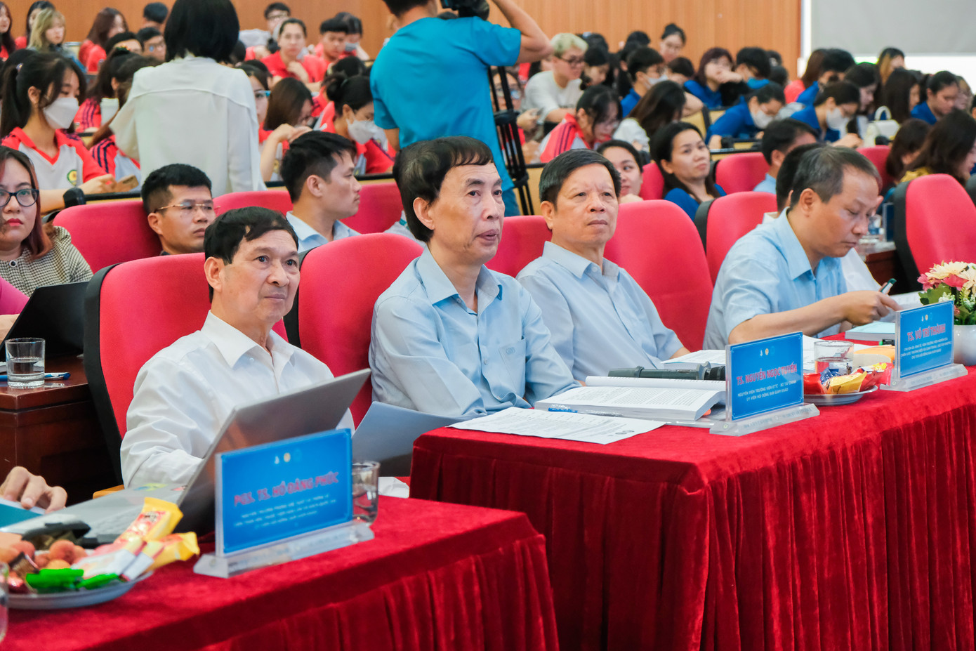 Hội đồng Ban Giám khảo là những chuyên gia hàng đầu về Tài chính – Kinh tế.