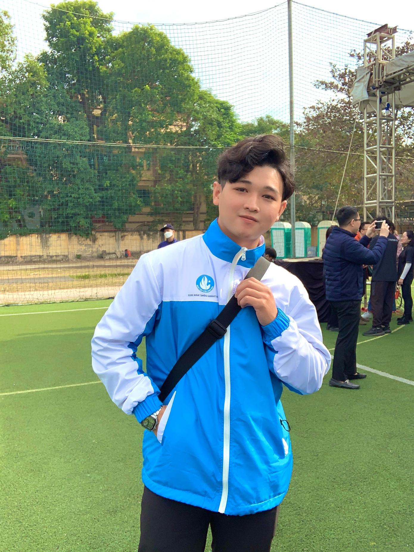 Cao Phước Trung (sinh năm 2001) quê ở Kiên Giang đang là sinh viên năm 4 chuyên ngành Kỹ thuật xây dựng - Khoa Xây dựng, Trường Đại học Xây dựng Miền Tây. Cao Phước Trung (sinh năm 2001) quê ở Kiên Giang đang là sinh viên năm 4 chuyên ngành Kỹ thuật xây dựng - Khoa Xây dựng, Trường Đại học Xây dựng Miền Tây.