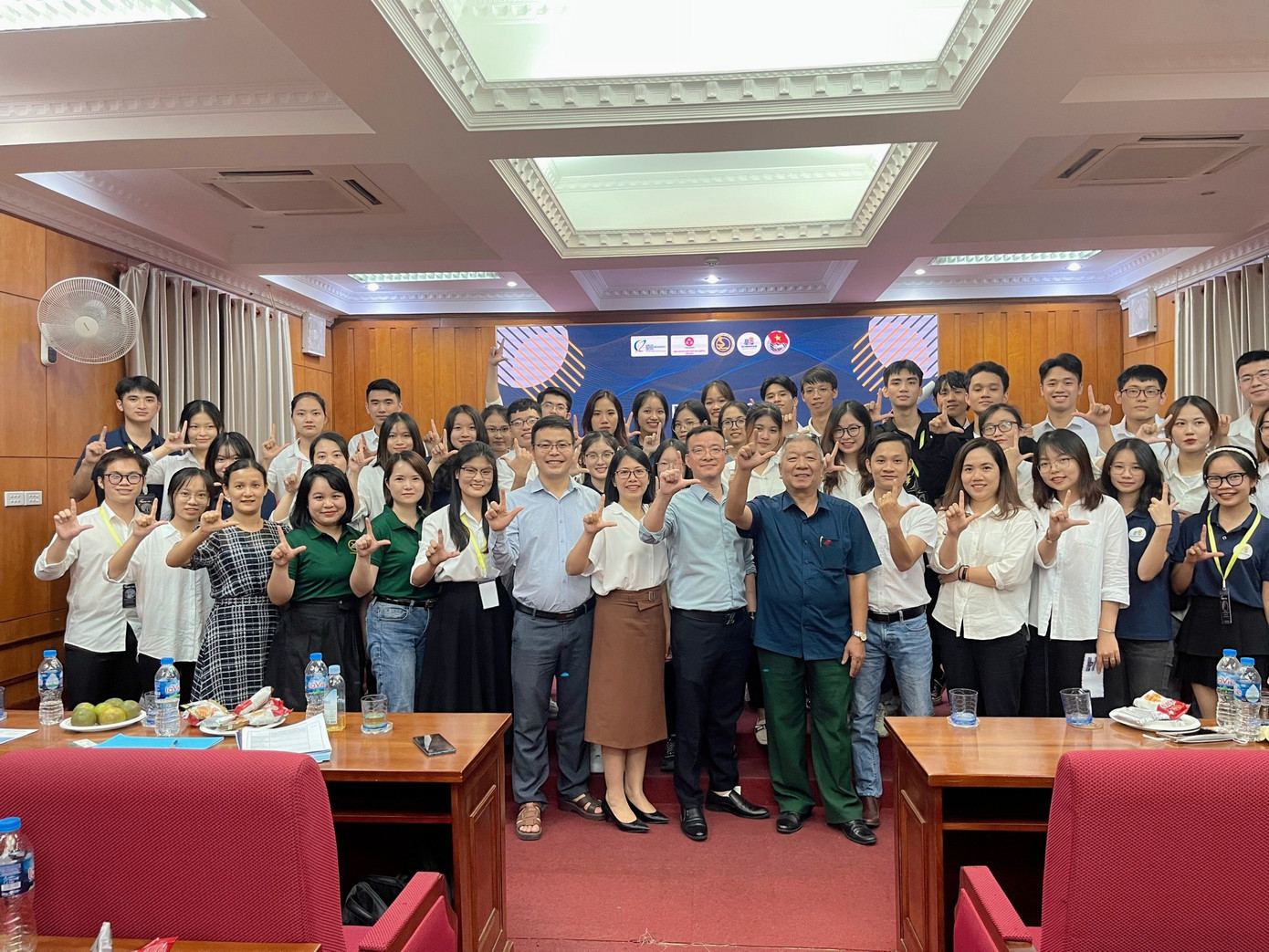 Hằng là Trưởng BTC cuộc thi Vietnam Young Logistics Talent vòng trường. Hằng là Trưởng BTC cuộc thi Vietnam Young Logistics Talent vòng trường.