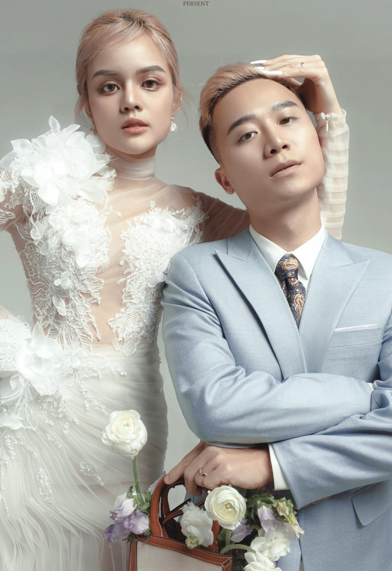 Chủ nhân của kênh Tiktok “Fansie Family” tên thật là Nguyễn Minh Phương (24 tuổi), cùng chồng là Nguyễn Phúc Thắng (32 tuổi) là cặp đôi được nhiều bạn trẻ genZ yêu mến và ngưỡng mộ khi sở hữu nhiều clip mang “chất riêng” đạt triệu view. Chủ nhân của kênh Tiktok “Fansie Family” tên thật là Nguyễn Minh Phương (24 tuổi), cùng chồng là Nguyễn Phúc Thắng (32 tuổi) là cặp đôi được nhiều bạn trẻ genZ yêu mến và ngưỡng mộ khi sở hữu nhiều clip mang “chất riêng” đạt triệu view.