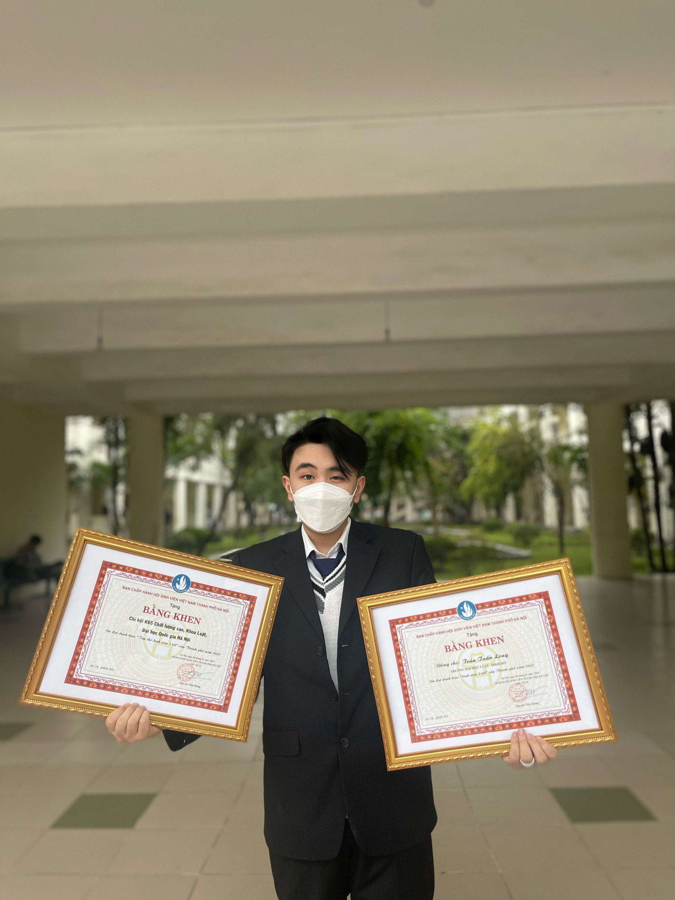 Nhận danh hiệu Sinh viên 5 tốt cấp Thành phố HN 2021-2022. Nhận danh hiệu Sinh viên 5 tốt cấp Thành phố HN 2021-2022.