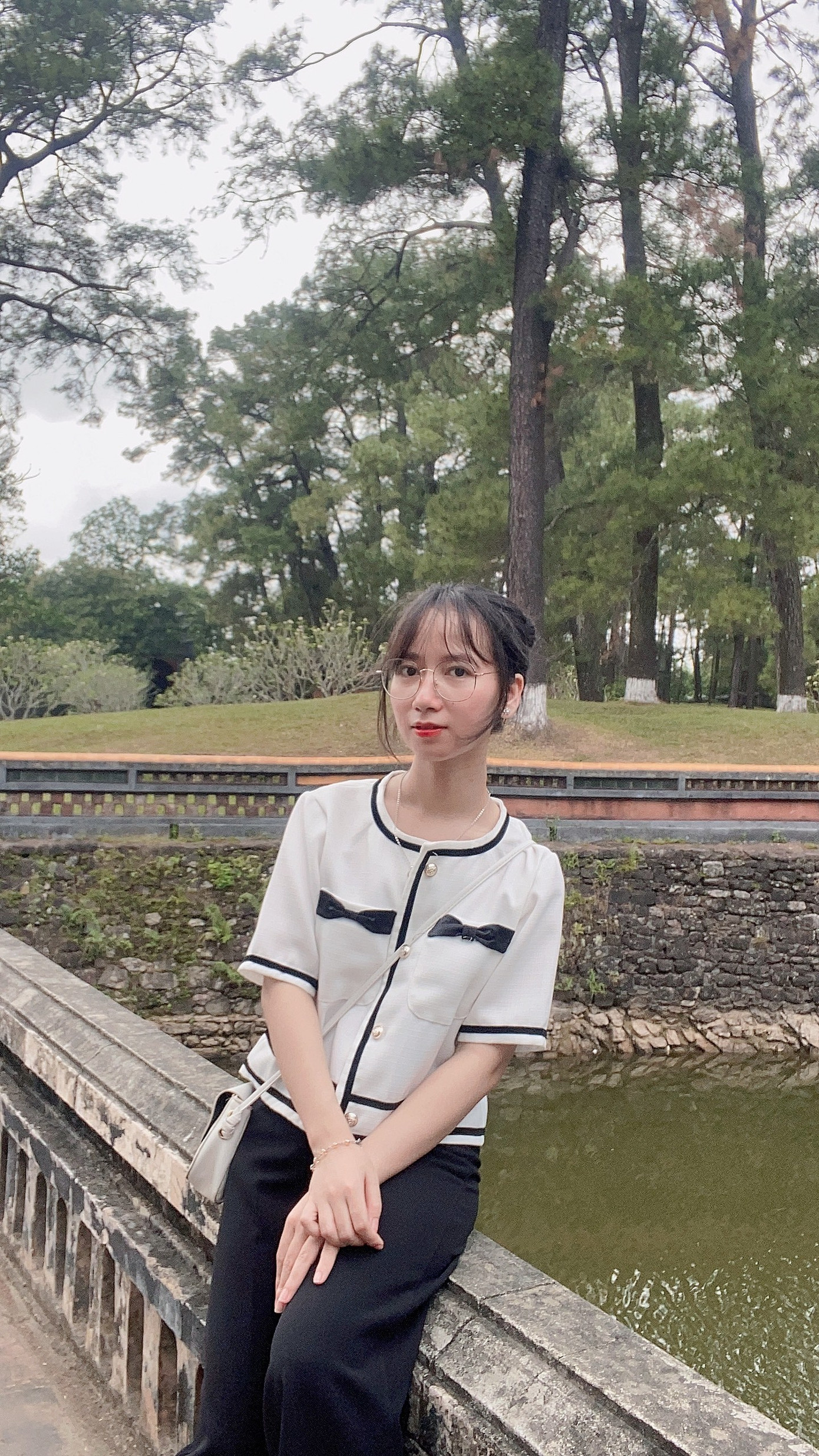 Phạm Thị Thơm có lòng đam mê với Toán học. Phạm Thị Thơm có lòng đam mê với Toán học.