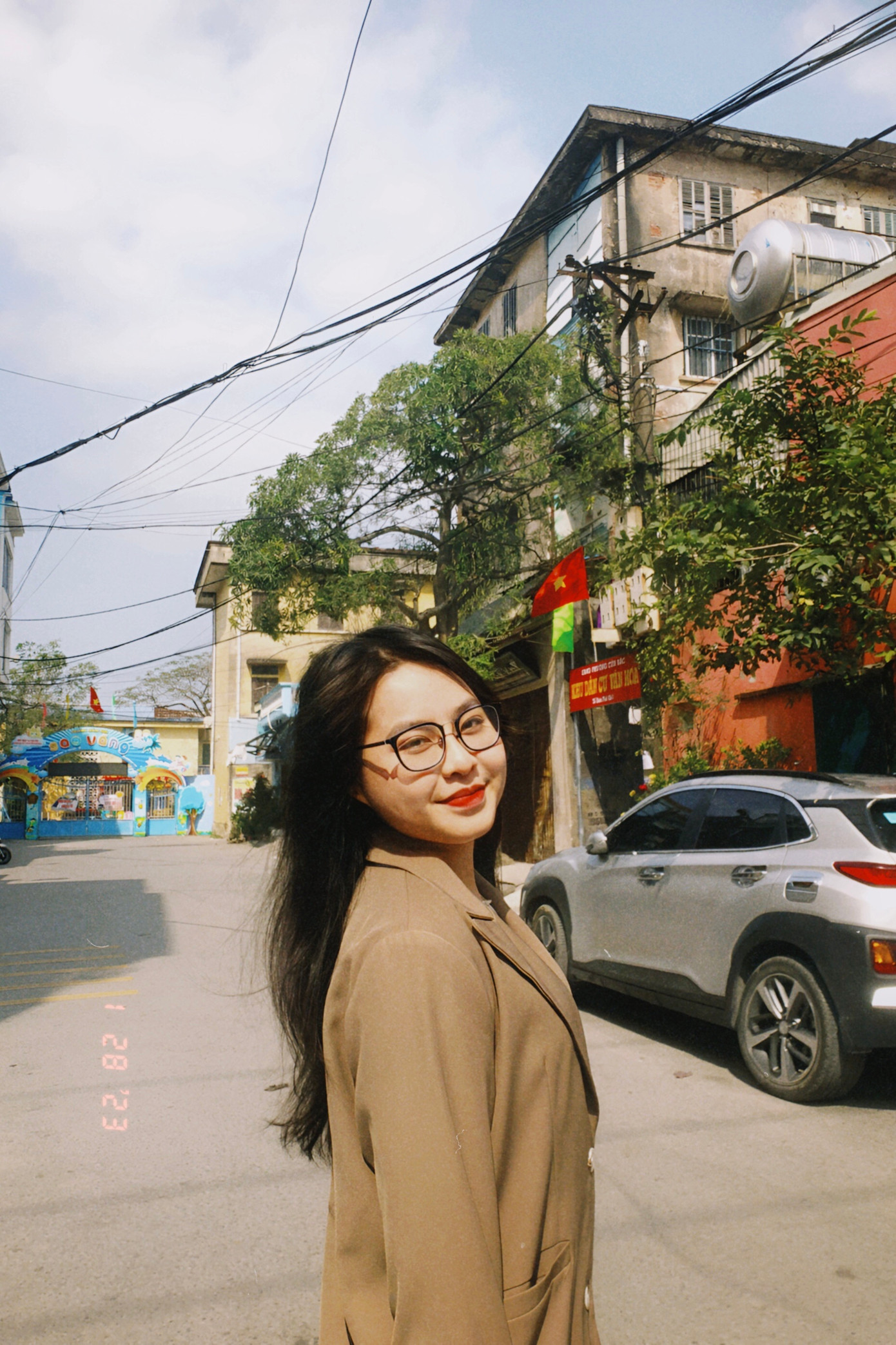 Đinh Thị Bảo Ngọc (sinh năm 2003) hiện là sinh viên năm 2 chuyên ngành Kinh doanh quốc tế thuộc Khoa Kinh tế và Kinh doanh quốc tế, Trường Đại học Thương mại.