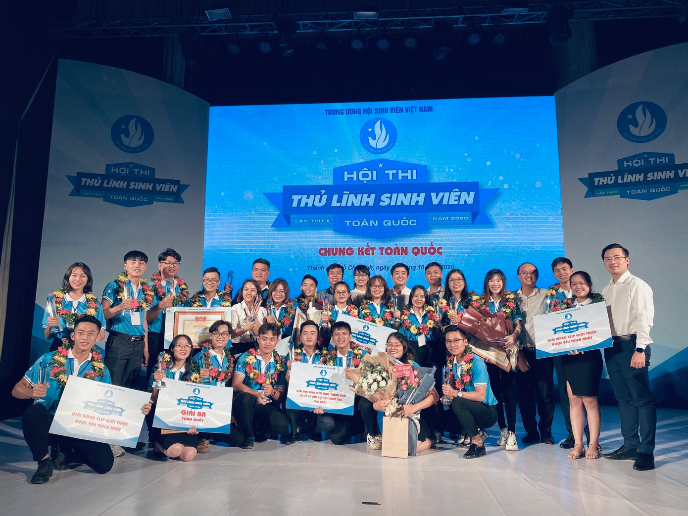 Tham gia Hội thi Thủ lĩnh sinh viên toàn quốc năm 2020. Tham gia Hội thi Thủ lĩnh sinh viên toàn quốc năm 2020.