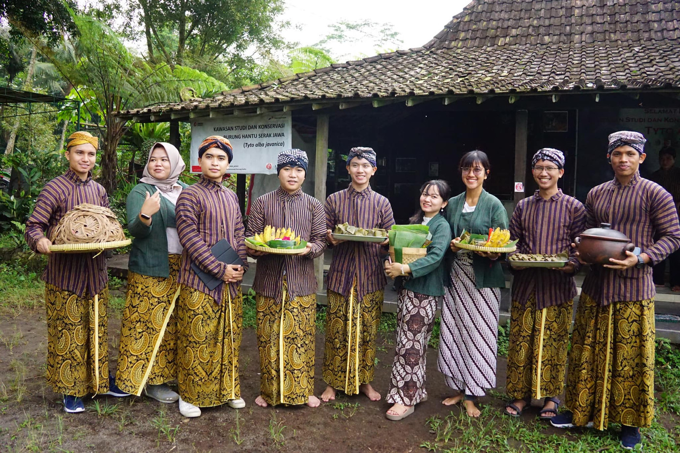 Chuyến thực tế tại Trung tâm bảo tồn Cú trong môn “Bảo vệ tài nguyên rừng”.