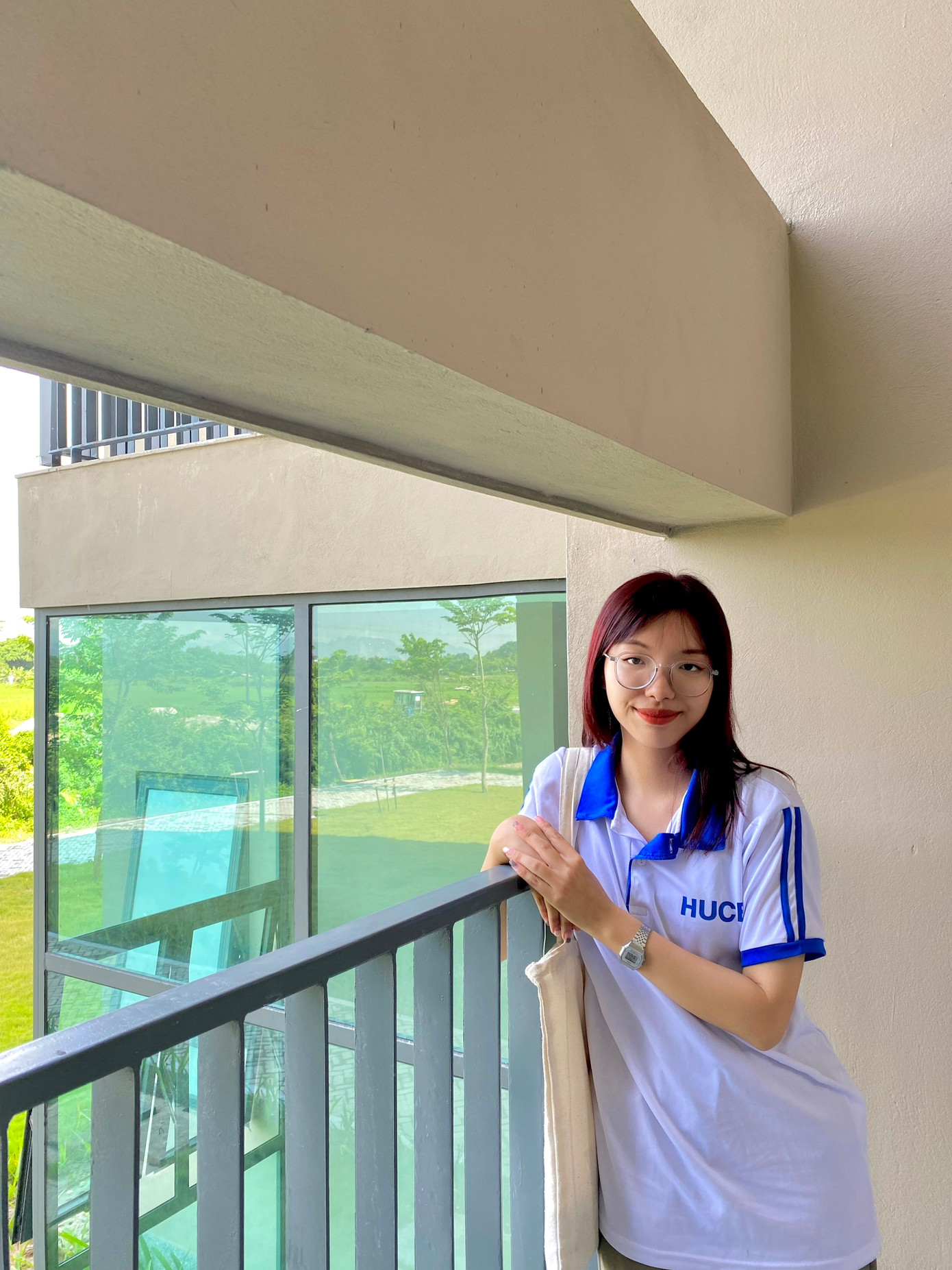 Thu Trang nhận được danh hiệu “Sinh viên 5 tốt” cấp Trường năm học 2021 - 2022 và học bổng khuyến khích loại Khá năm học 2021 - 2022.