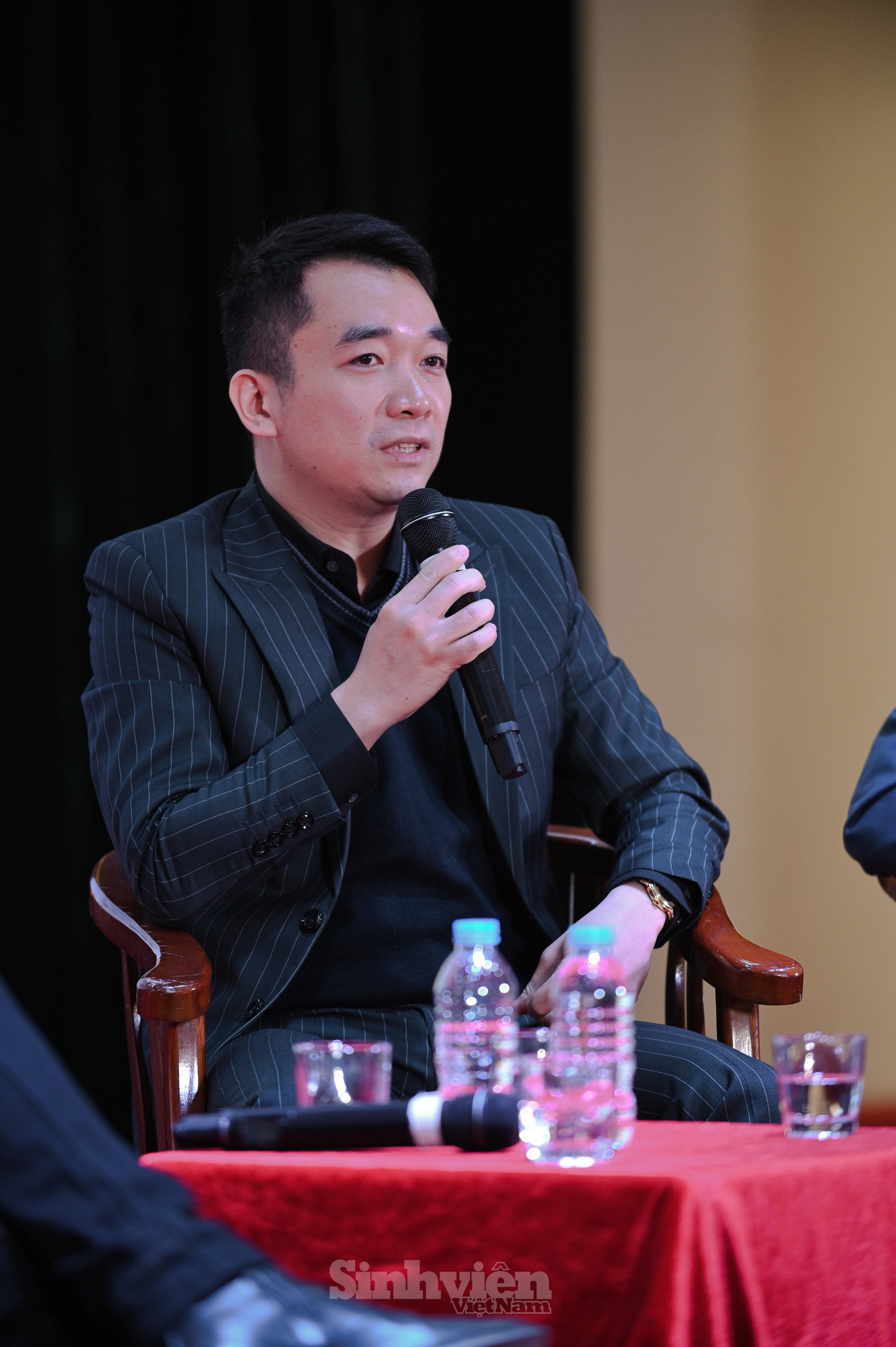 TS. Phạm Chiến Thắng – Trưởng khoa Báo chí - Truyền thông Trường Đại học Khoa học – Đại học Thái Nguyên: “Đừng chờ đợi và xem người khác nghĩ về mình như thế nào, mà phải chủ động trong việc muốn người ta nghĩ về mình".