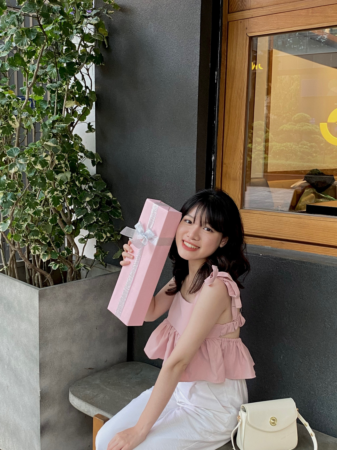 Nhịp sống ở Hà Nội chính là nguồn cảm hứng lớn nhất của Hương Uyên. Nhịp sống ở Hà Nội chính là nguồn cảm hứng lớn nhất của Hương Uyên.