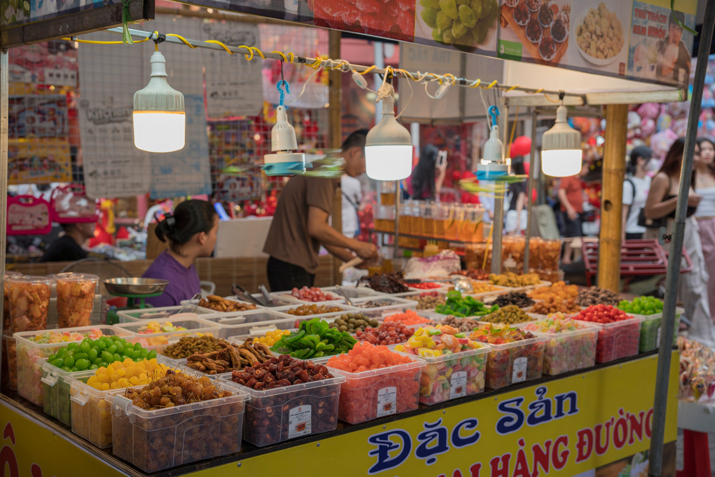 Những món ẩm thực hấp dẫn tại phố Hàng Mã. Những món ẩm thực hấp dẫn tại phố Hàng Mã.