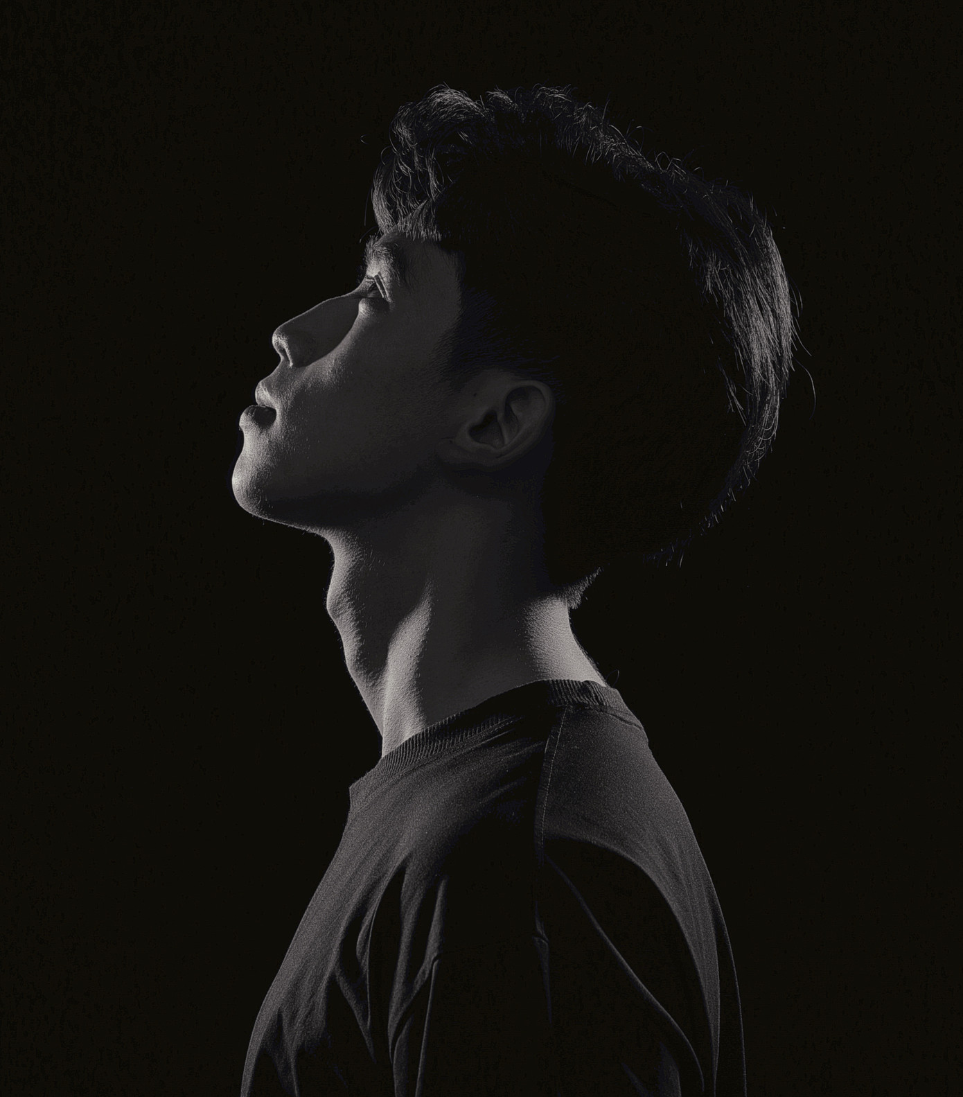 Hải Tuyên đang làm thêm mẫu ảnh, MC và streamer…