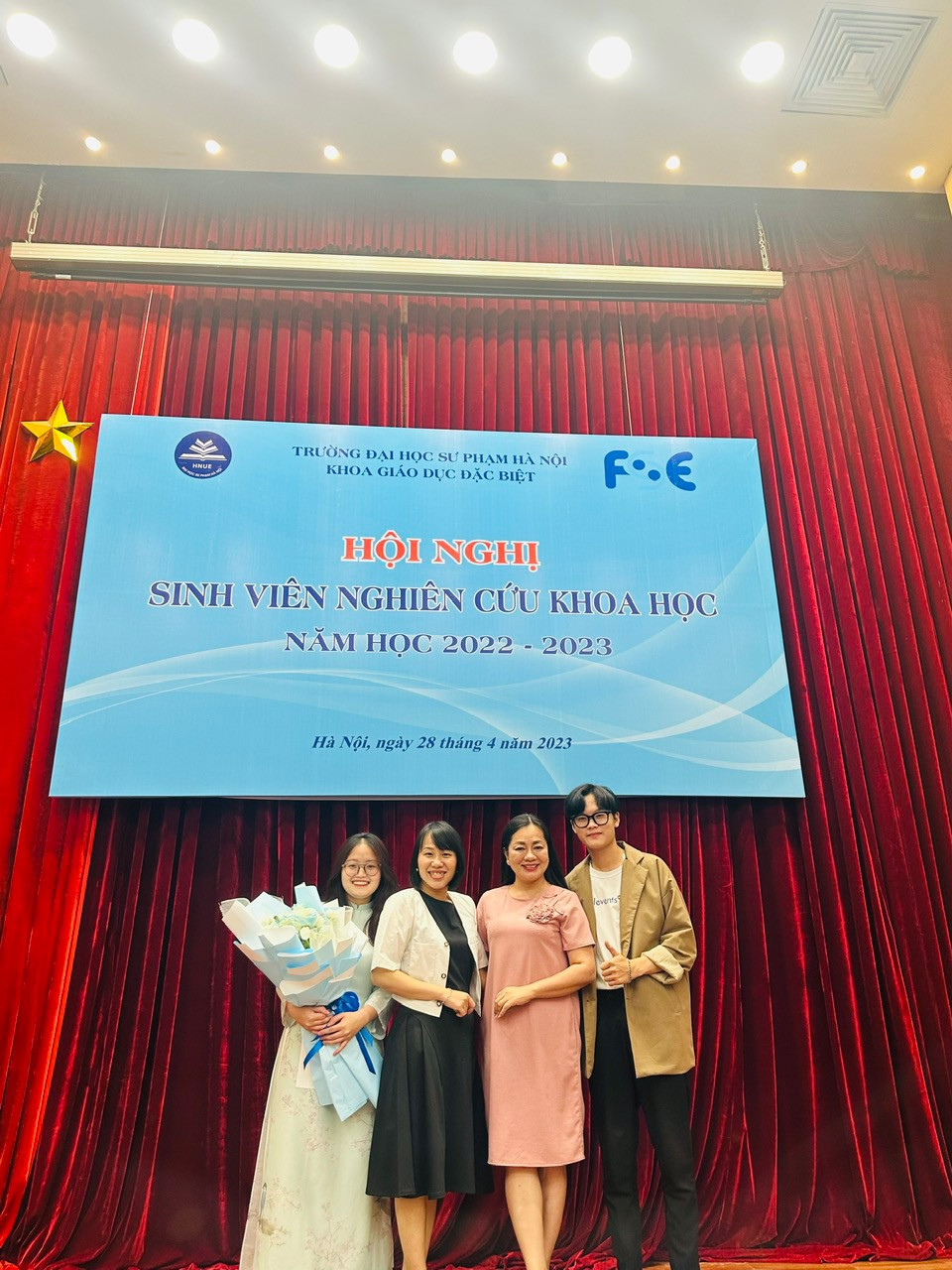 Tham gia Nghiên cứu khoa học giúp Tiến Đam cùng các bạn sinh viên học hỏi được nhiều kiến thức bổ ích.