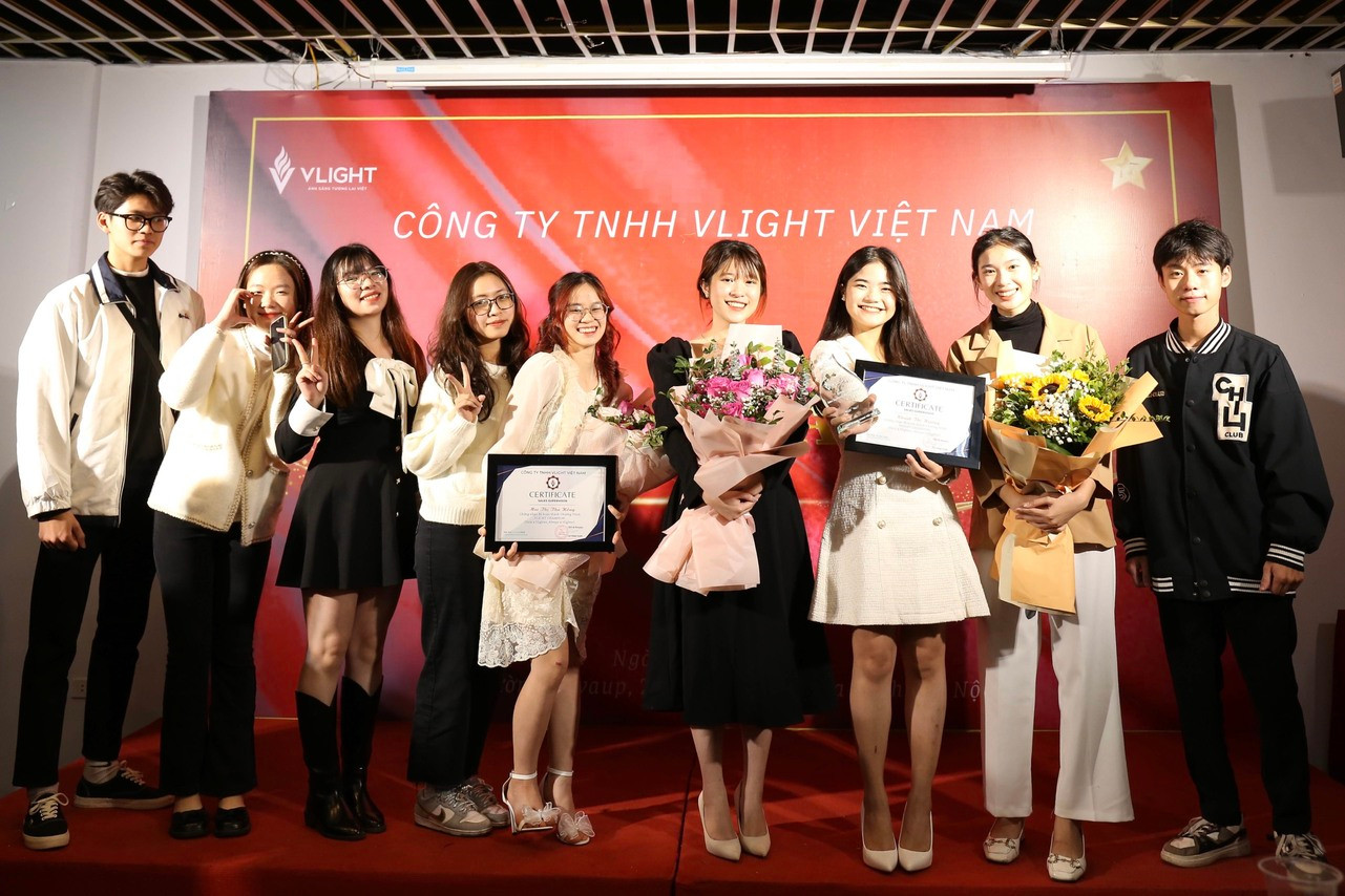 Nơi làm việc của Hương với sự áp đảo của các đồng nghiệp nữ.