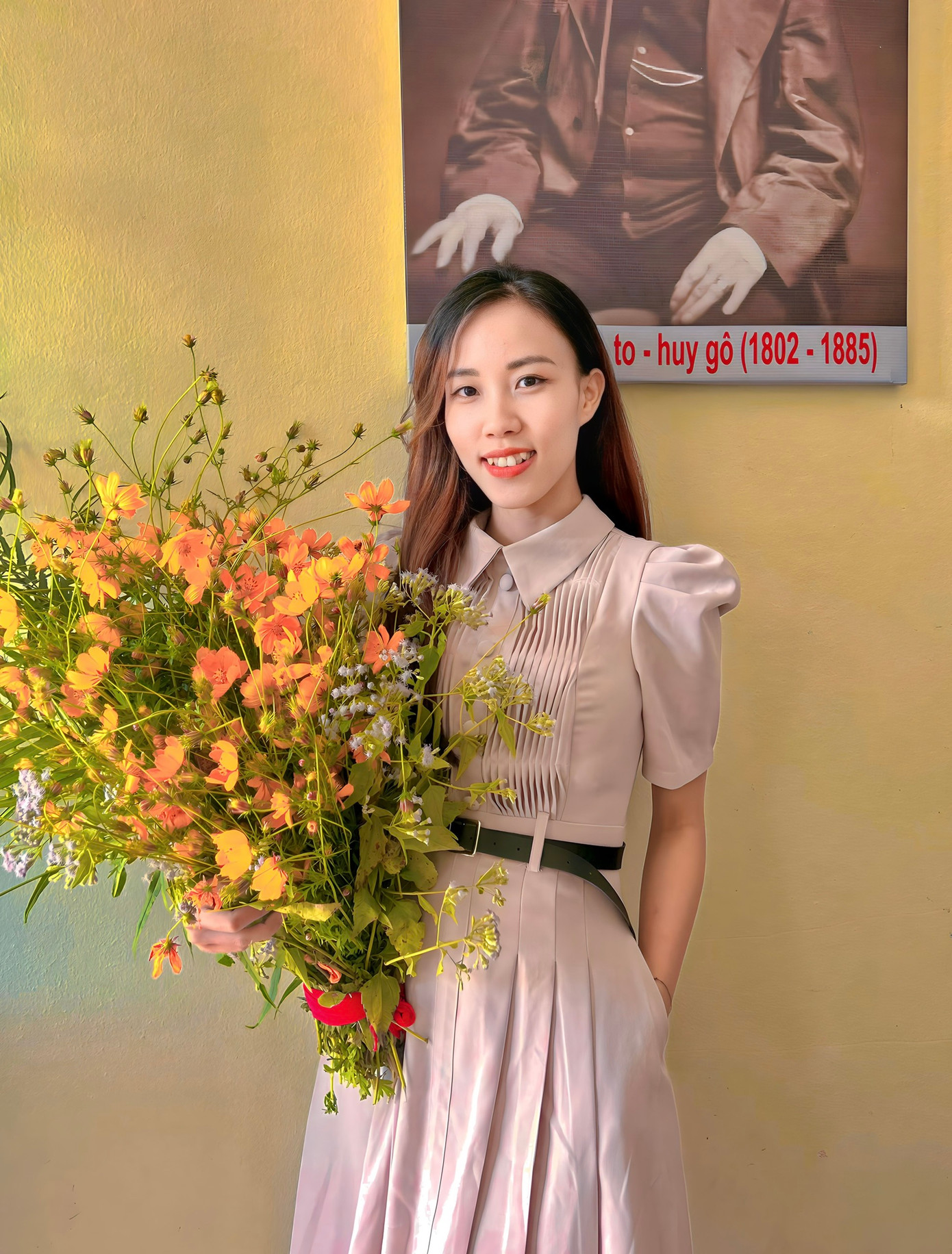 Không chỉ là một giáo viên giỏi về chuyên môn, cô Tòng Thị Mai còn là một người có tâm huyết với nghề. Không chỉ là một giáo viên giỏi về chuyên môn, cô Tòng Thị Mai còn là một người có tâm huyết với nghề.