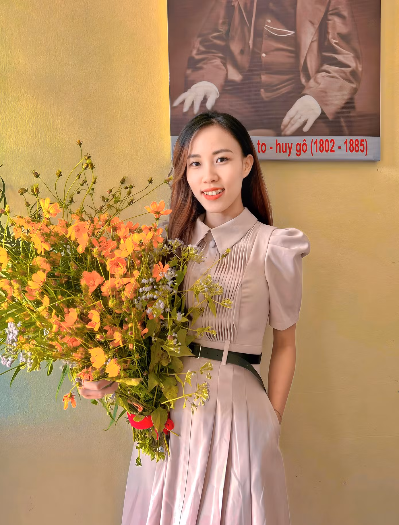 Không chỉ là một giáo viên giỏi về chuyên môn, cô Tòng Thị Mai còn là một người có tâm huyết với nghề. Không chỉ là một giáo viên giỏi về chuyên môn, cô Tòng Thị Mai còn là một người có tâm huyết với nghề.
