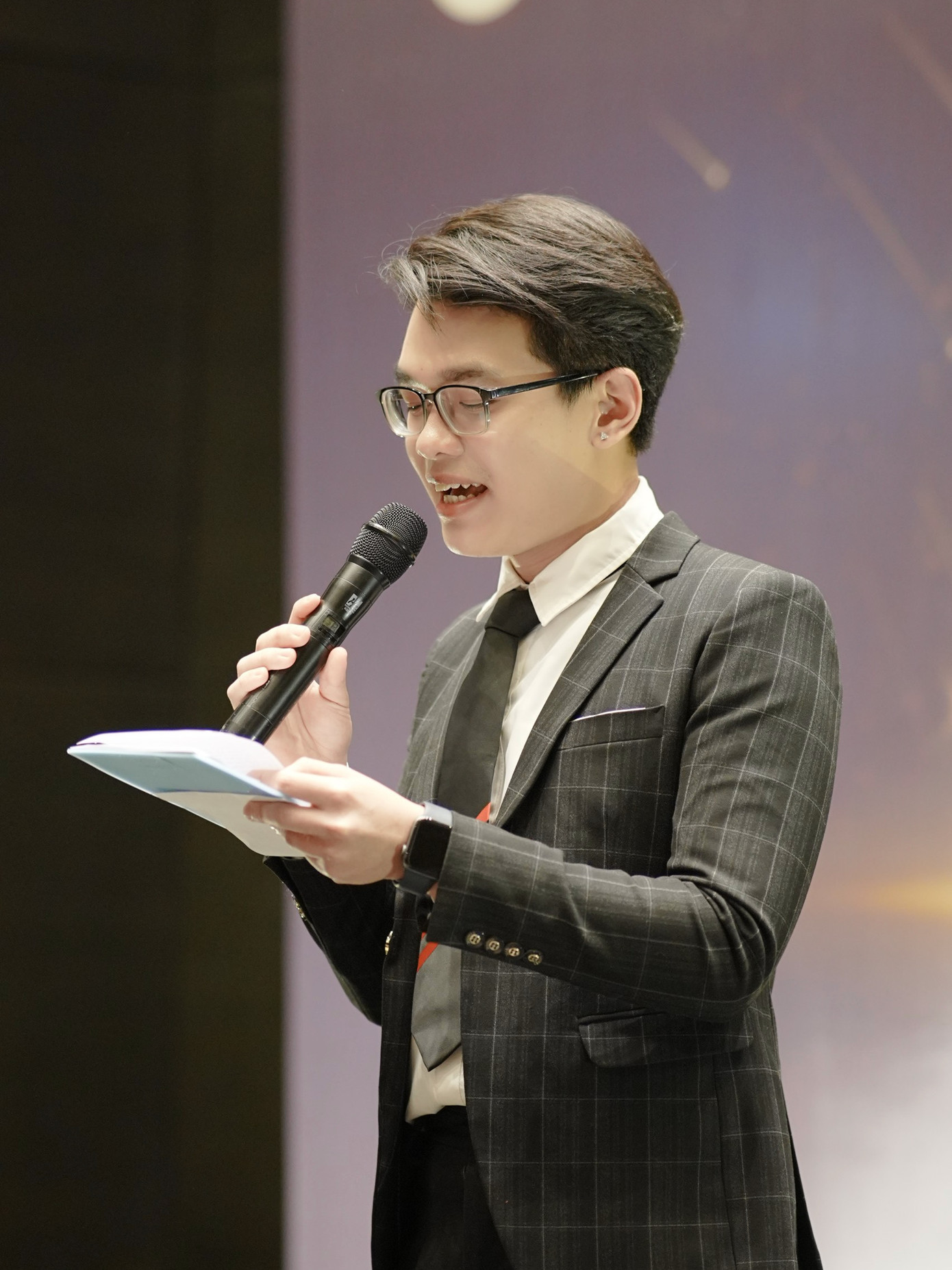 Hoàng Nam (21 tuổi), hiện là MC-Biên tập viên.