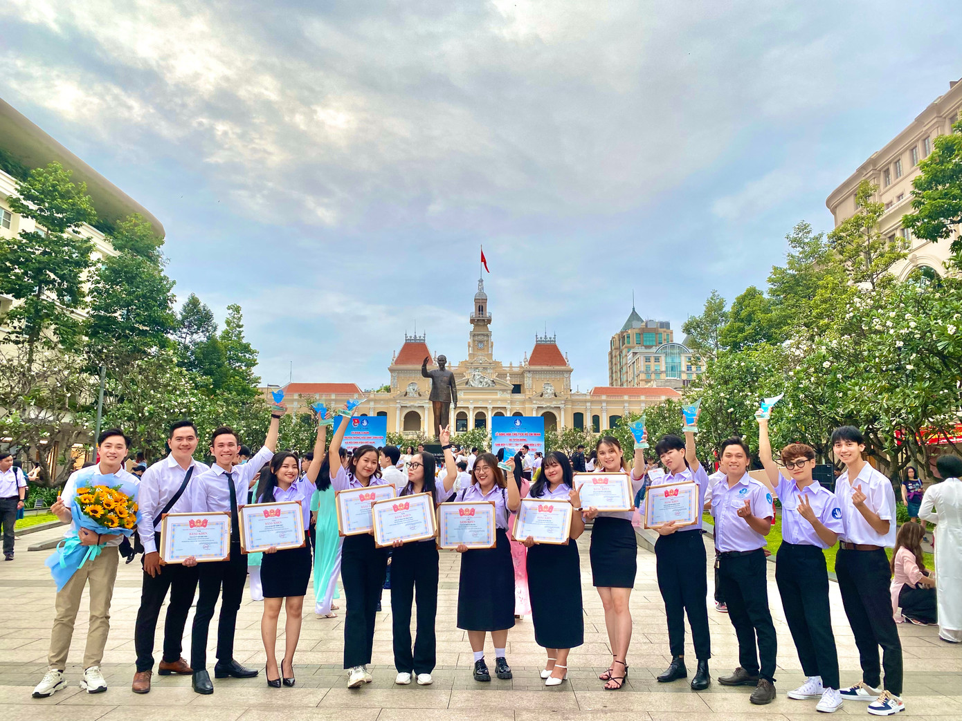 Thanh Trúc là một trong những gương mặt sinh viên tiêu biểu của Trường Cao đẳng Kinh tế TP. Hồ Chí Minh. Thanh Trúc là một trong những gương mặt sinh viên tiêu biểu của Trường Cao đẳng Kinh tế TP. Hồ Chí Minh.