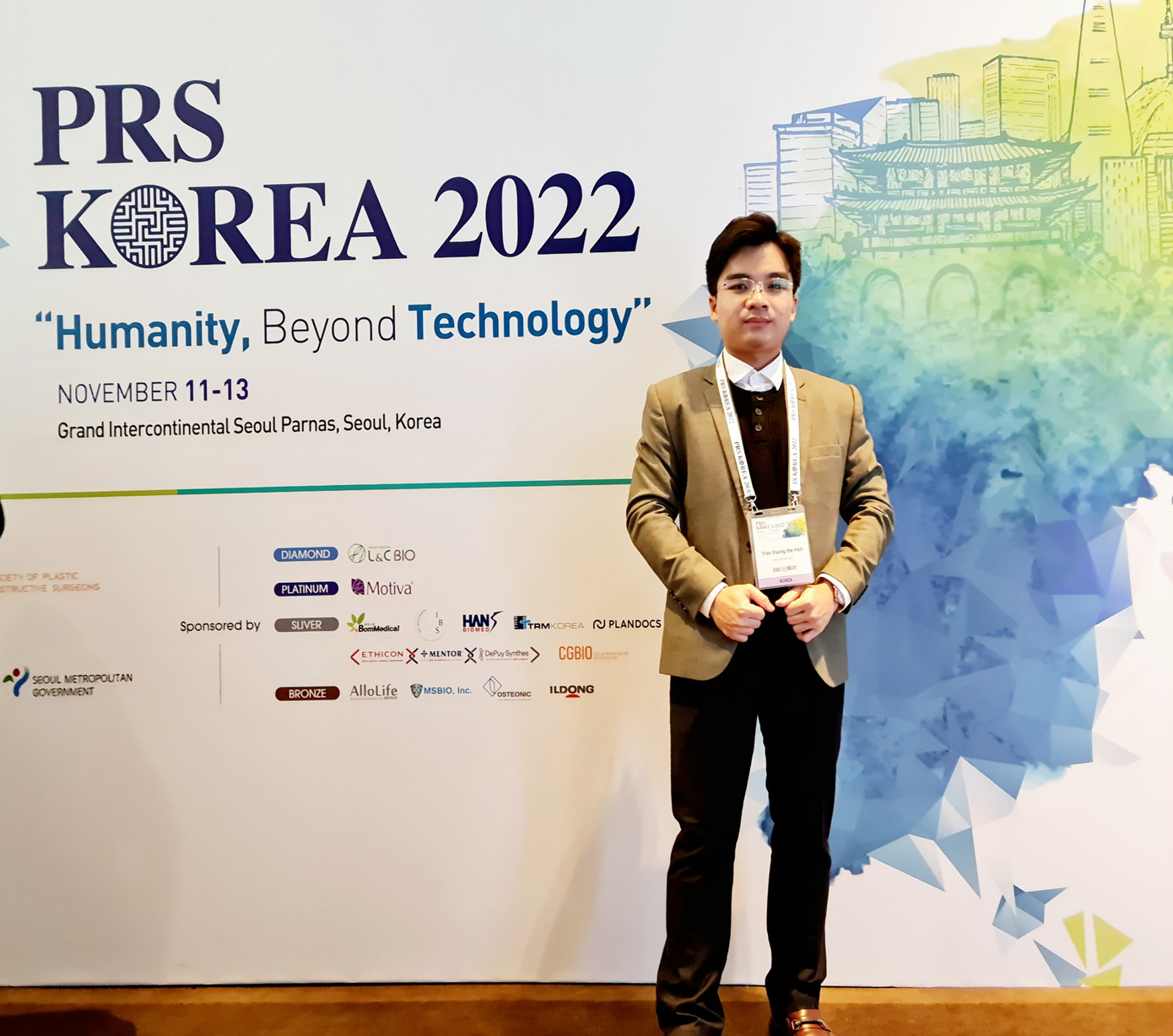 Nhờ vào những nỗ lực và may mắn, Vinh nhận được 6 học bổng liên tiếp từ Đại học Quốc gia Seoul.