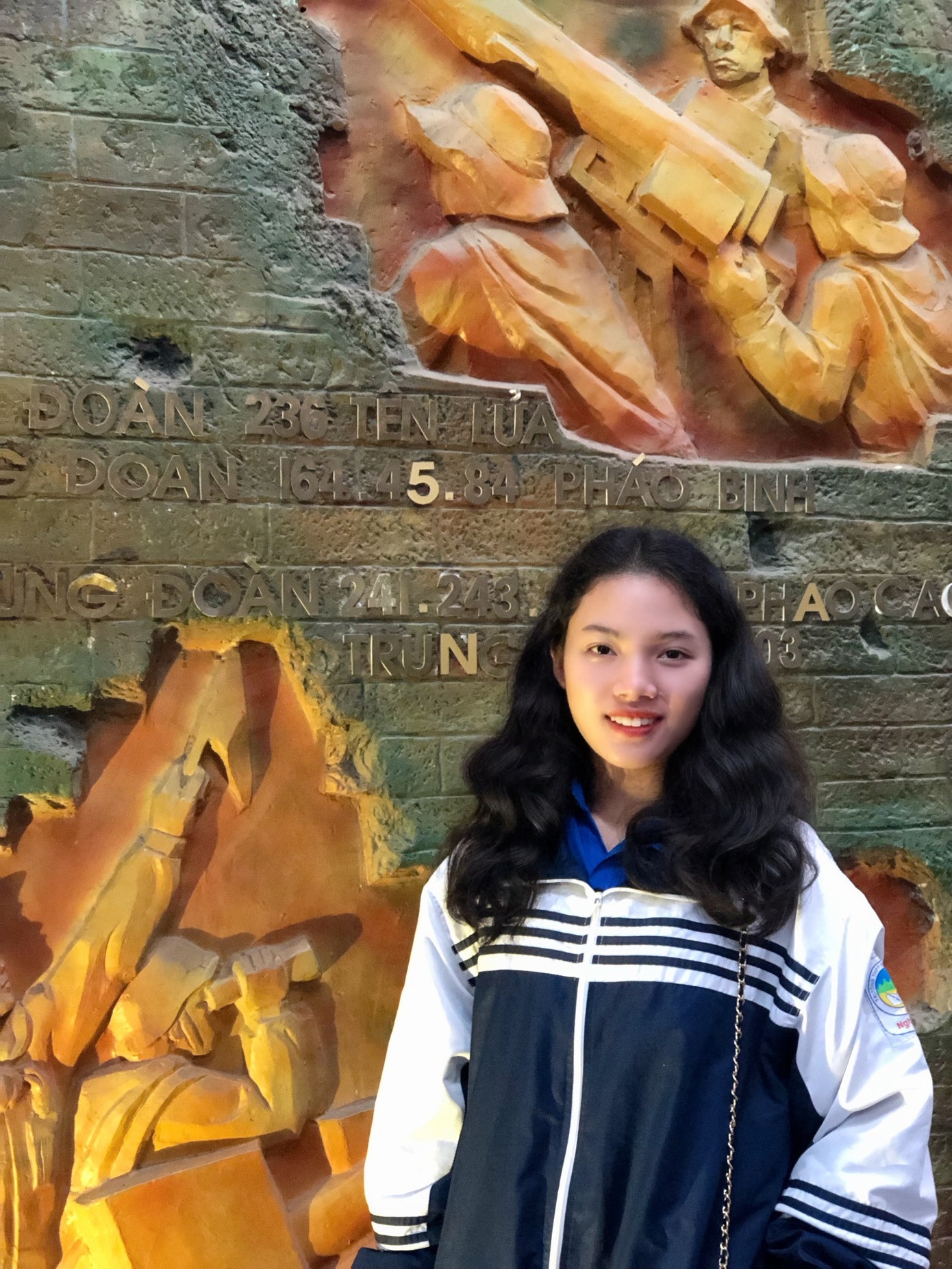 Đây là món quà nhỏ đầu tiên sau khi bước vào giảng đường đại học mà mình muốn dành tặng bố mẹ, gia đình. Đây là món quà nhỏ đầu tiên sau khi bước vào giảng đường đại học mà mình muốn dành tặng bố mẹ, gia đình.