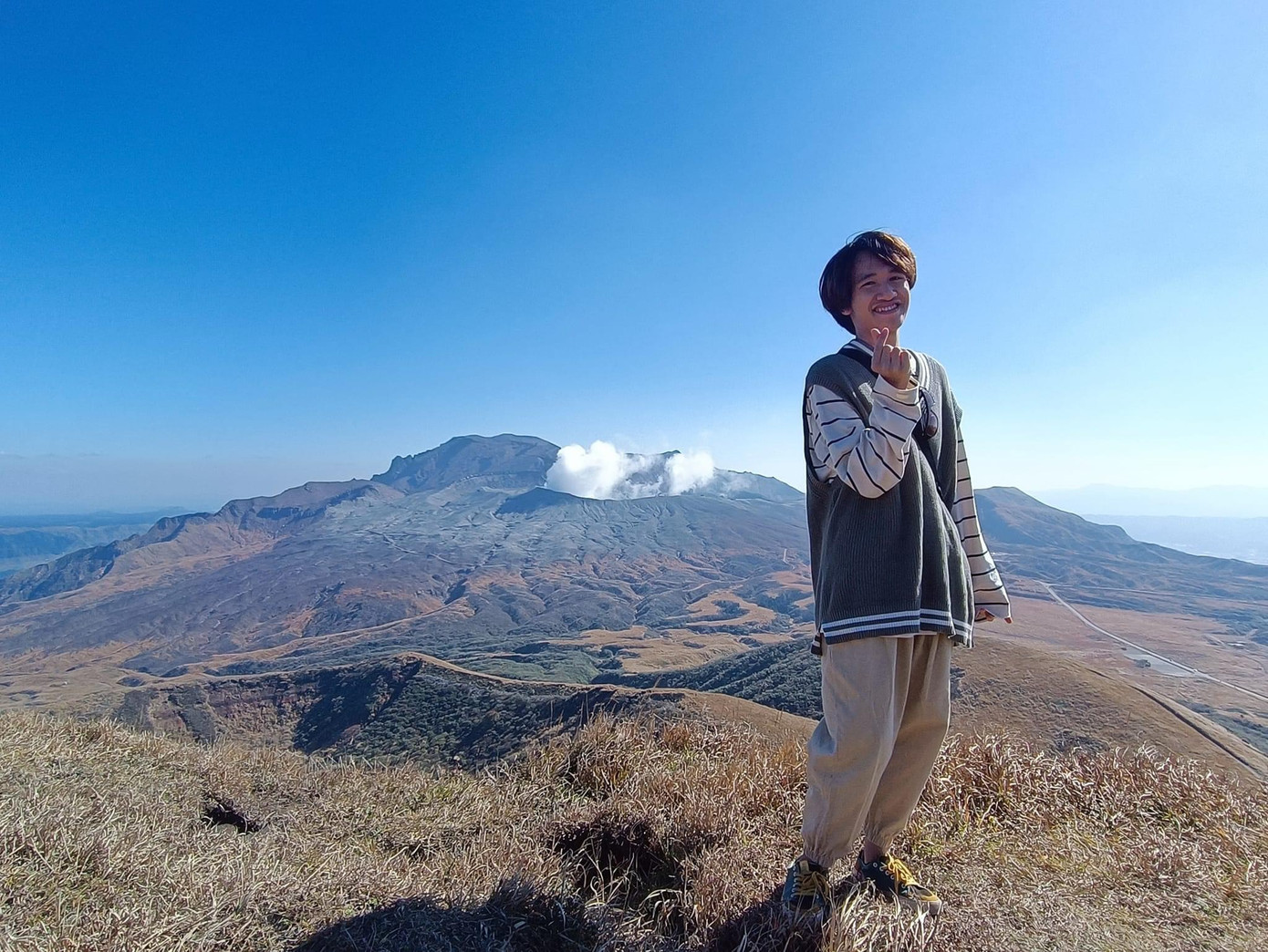 Nguyễn Hoàng Long (21 tuổi, du học sinh Nhật Bản).