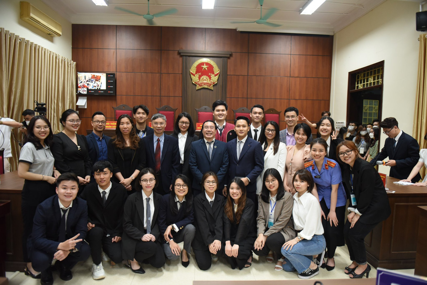 Trong quá trình học tập tại trường, Hoàng Anh đã tham gia khá nhiều hoạt động trong các Câu lạc bộ, Đội, Nhóm của trường với những vai trò, vị trí khác nhau. Trong quá trình học tập tại trường, Hoàng Anh đã tham gia khá nhiều hoạt động trong các Câu lạc bộ, Đội, Nhóm của trường với những vai trò, vị trí khác nhau.