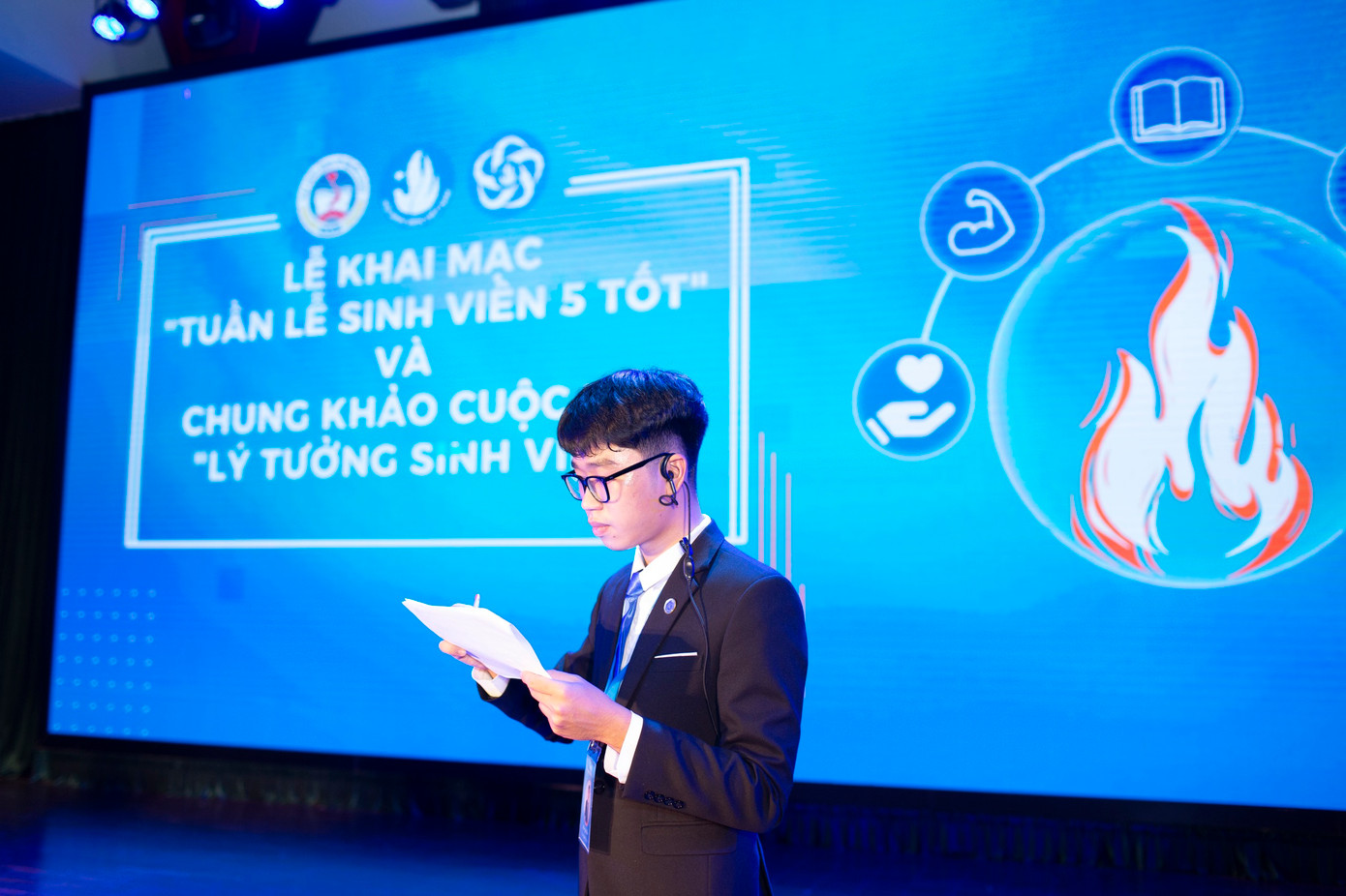 Gia Khiêm là Trưởng Ban Tổ chức Tuần lễ Sinh viên 5 tốt năm học 2021-2022. Gia Khiêm là Trưởng Ban Tổ chức Tuần lễ Sinh viên 5 tốt năm học 2021-2022.