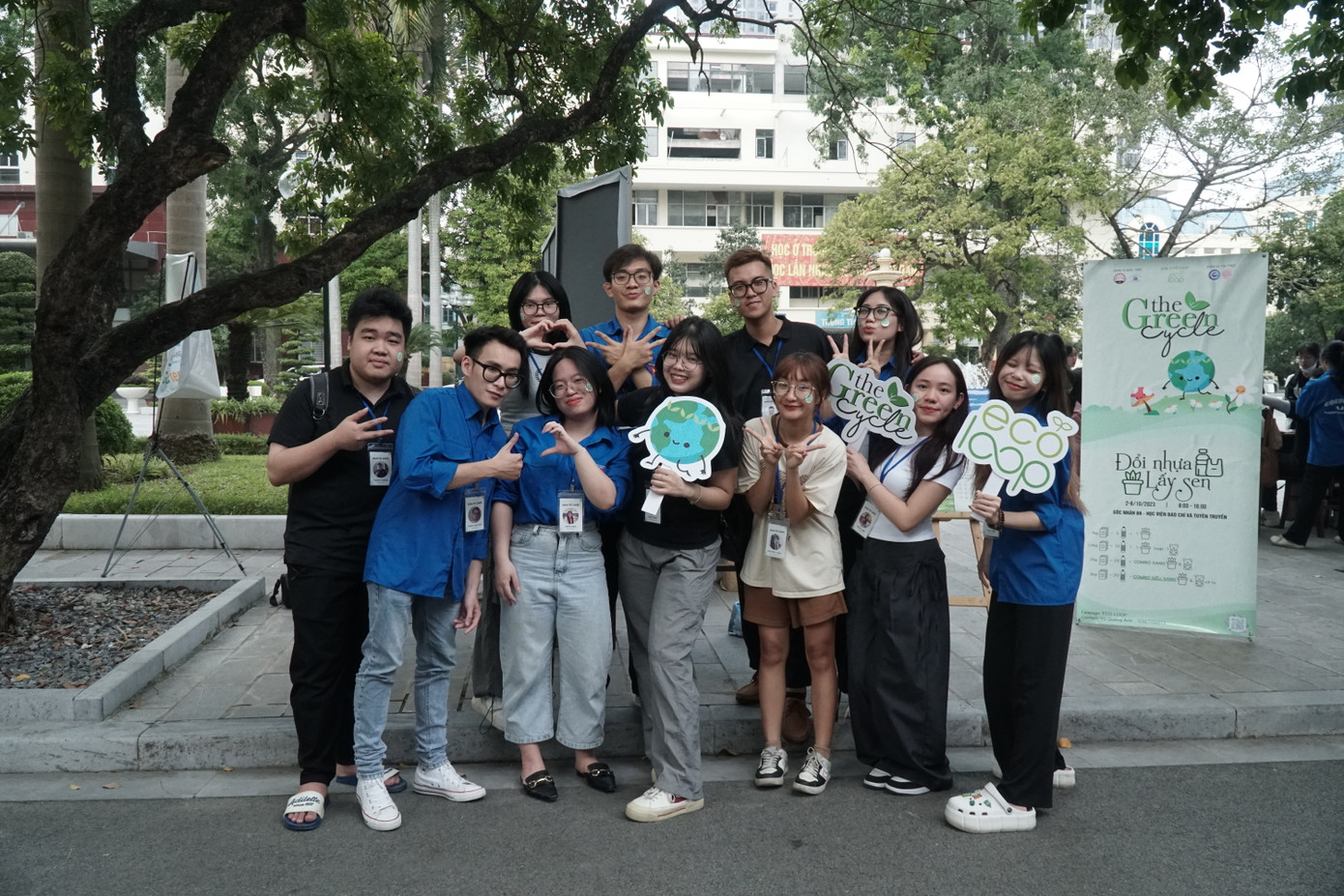 Tập thể ban tổ chức.