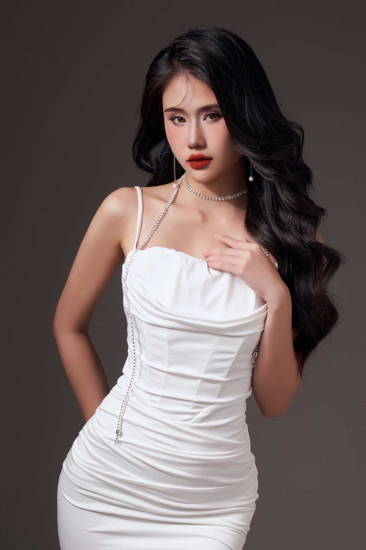 Chưa từng tham gia các cuộc thi sắc đẹp trước đây, việc ghi danh tham dự Miss Cosmo Vietnam 2023 của Ngân Hà khiến mọi người không khỏi bất ngờ.