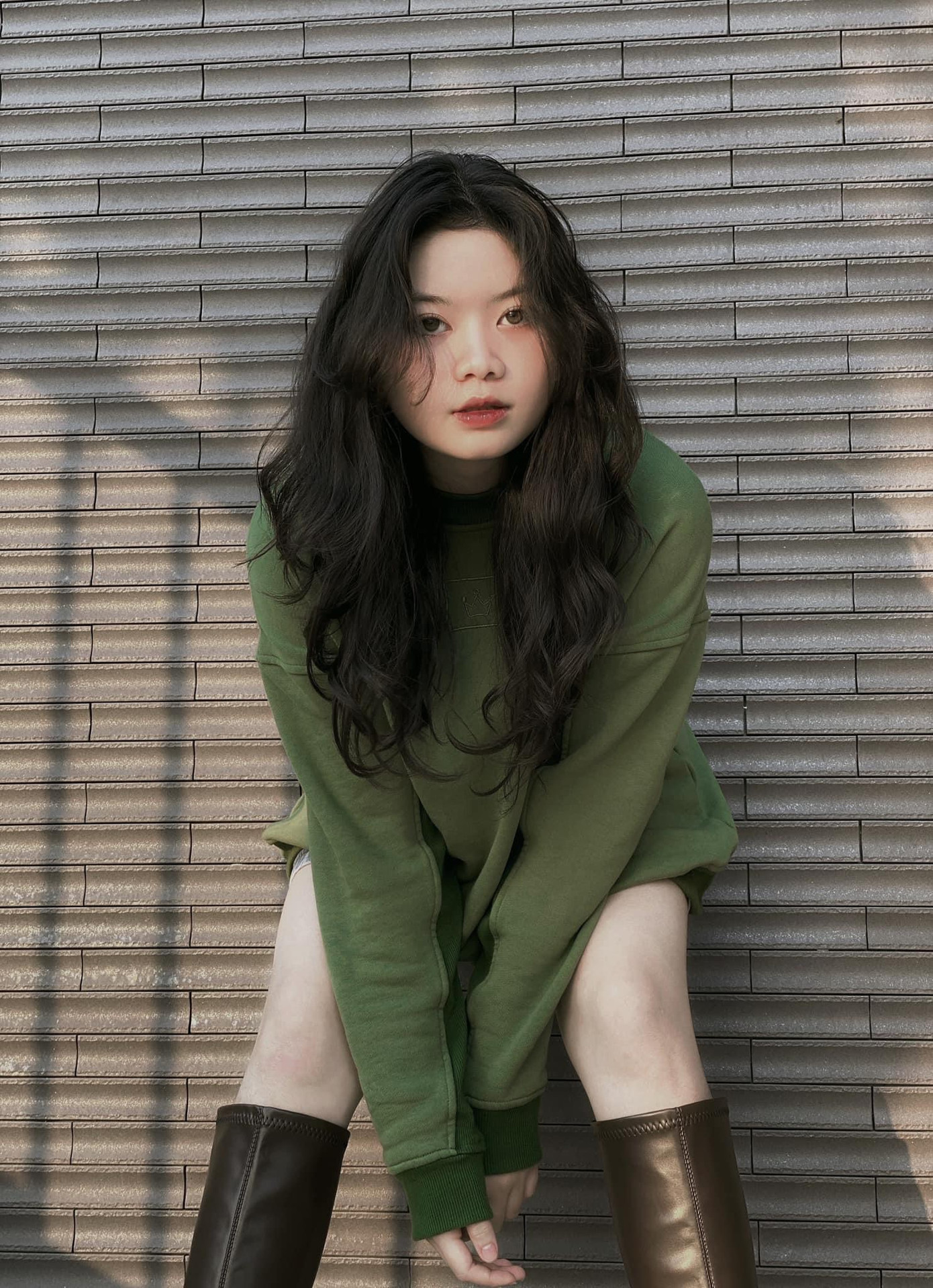 Hoàng Linh Chi – nữ sinh EPU bất ngờ có màn debut ấn tượng.