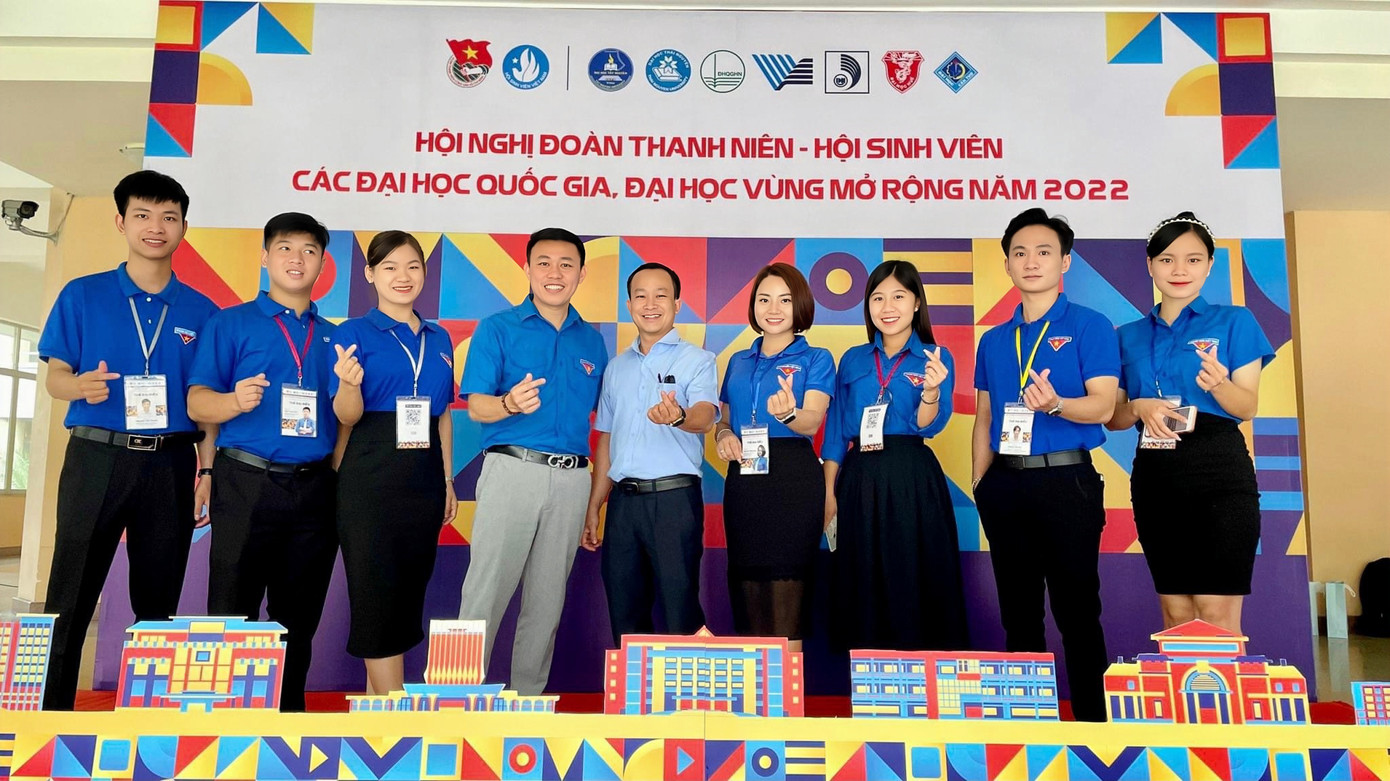 Minh Ngọc tham gia Hội nghị Đoàn thanh niên - Hội sinh viên các đại học Quốc gia, đại học vùng năm 2022 với chủ đề “Đoàn thanh niên trong bối cảnh chuyển đổi số”. Minh Ngọc tham gia Hội nghị Đoàn thanh niên - Hội sinh viên các đại học Quốc gia, đại học vùng năm 2022 với chủ đề “Đoàn thanh niên trong bối cảnh chuyển đổi số”.