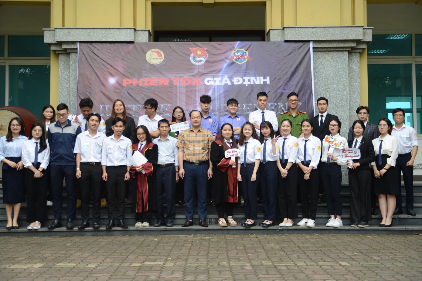 Đây chính là cơ hội để các bạn sinh viên rèn nghề.