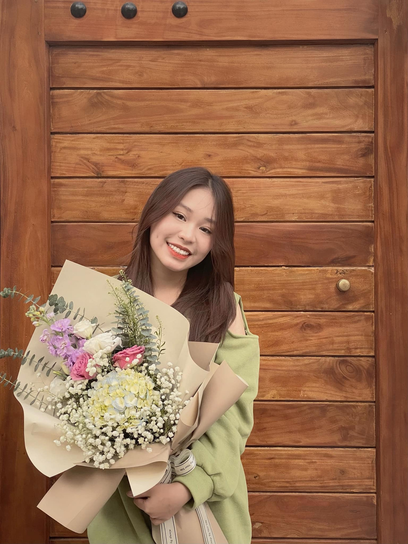 Trâm Anh vẫn lựa chọn theo đuổi và học tập chuyên ngành Truyền thông và ngôn ngữ Anh tại University of Cincinnati với mức học bổng $80,000. Trâm Anh vẫn lựa chọn theo đuổi và học tập chuyên ngành Truyền thông và ngôn ngữ Anh tại University of Cincinnati với mức học bổng $80,000.