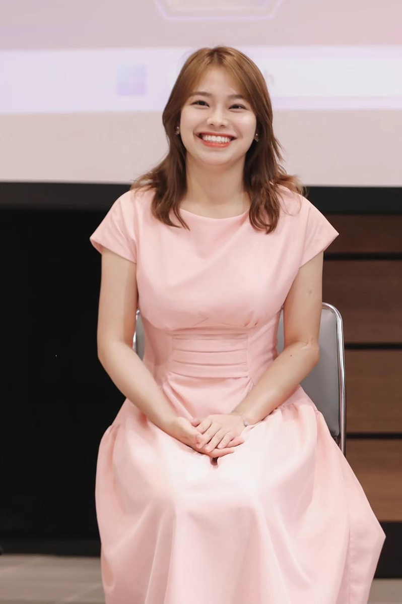 Cô tham gia Triển lãm du học Trung Quốc với vai trò là khách mời. Cô tham gia Triển lãm du học Trung Quốc với vai trò là khách mời.