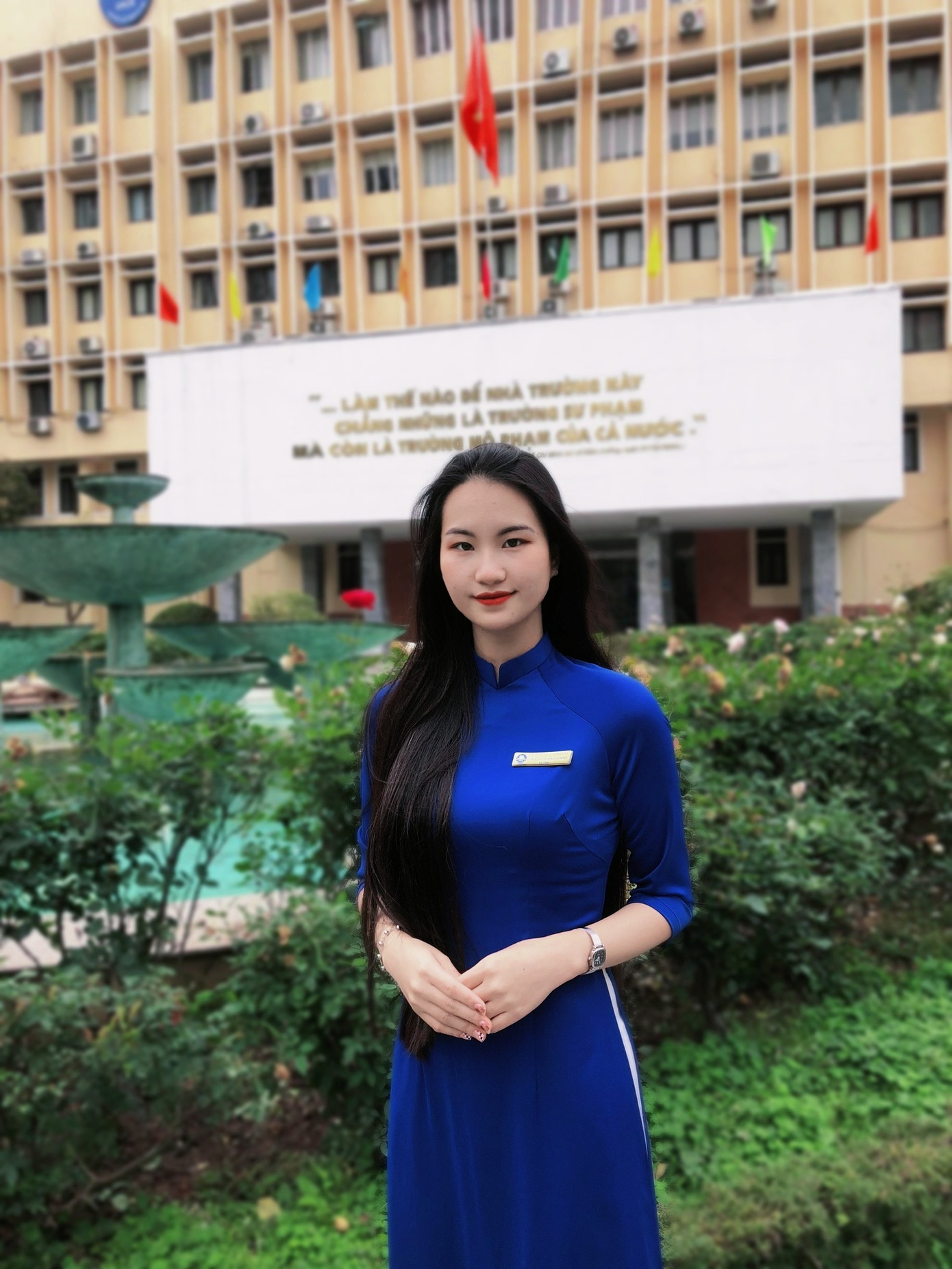 Hy vọng rằng “Ở đây Văn một chút” sẽ là cơn gió chữa lành, góp phần nho nhỏ giúp mở ra góc nhìn mới cho các bạn nữ, tích cực - thay đổi và phát triển”. Hy vọng rằng “Ở đây Văn một chút” sẽ là cơn gió chữa lành, góp phần nho nhỏ giúp mở ra góc nhìn mới cho các bạn nữ, tích cực - thay đổi và phát triển”.