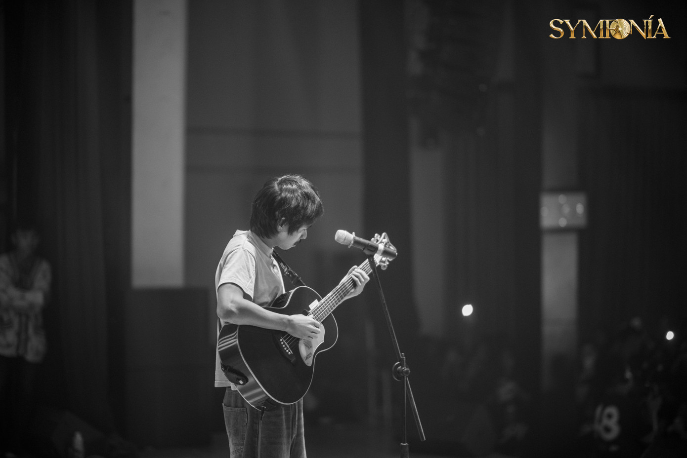 Với ca từ chân thật, khán giả như được chứng kiến cuộc đời của nghệ sĩ ngay trong hội trường. Với ca từ chân thật, khán giả như được chứng kiến cuộc đời của nghệ sĩ ngay trong hội trường.