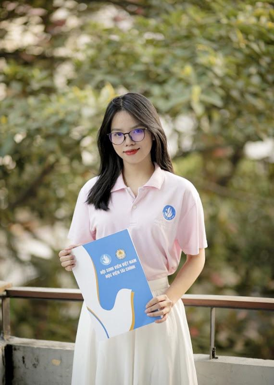 Nguyễn Thị Tâm Phương (sinh năm 2002) sinh ra và lớn lên tại Bắc Giang. Nguyễn Thị Tâm Phương (sinh năm 2002) sinh ra và lớn lên tại Bắc Giang.