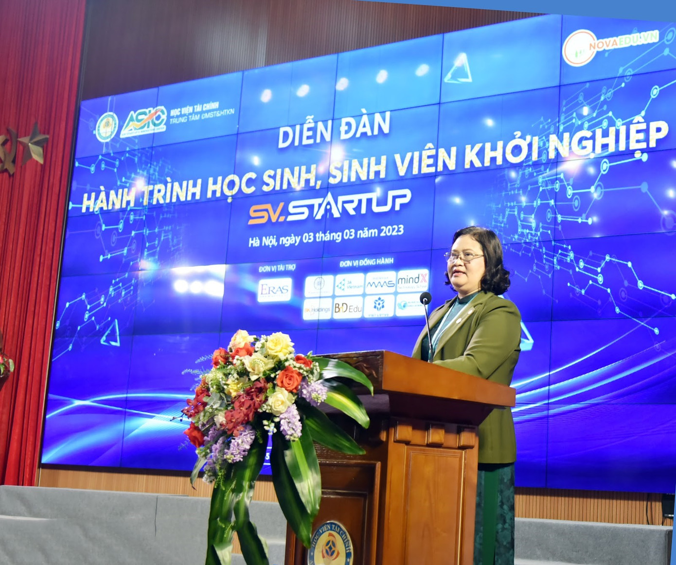 NGƯT.PGS.TS Trương Thị Thủy đại diện Lãnh đạo Học viện Tài chính phát biểu tại Diễn đàn NGƯT.PGS.TS Trương Thị Thủy đại diện Lãnh đạo Học viện Tài chính phát biểu tại Diễn đàn