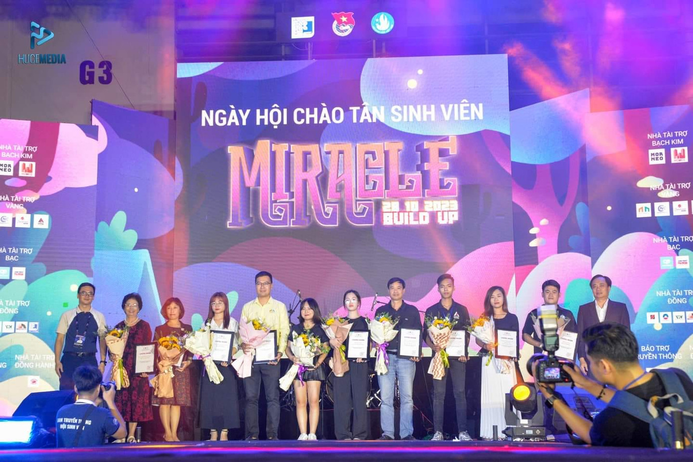 BuildUp 2023 là sân chơi lành mạnh để sinh viên phát huy những tài năng của bản thân. BuildUp 2023 là sân chơi lành mạnh để sinh viên phát huy những tài năng của bản thân.