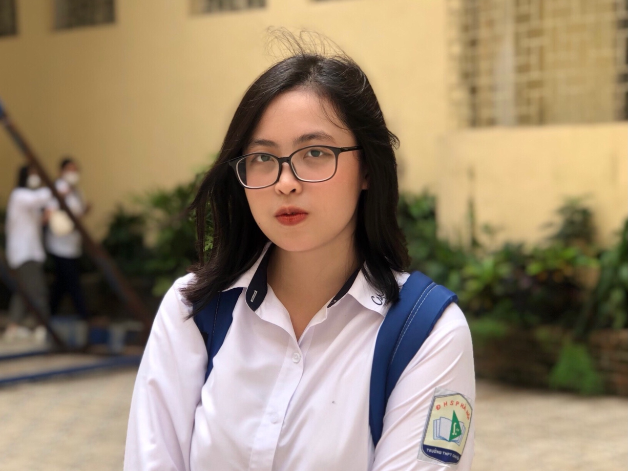 Phạm Khánh Linh, học sinh chuyên Anh khóa 54 (K54), Trường THPT Chuyên Sư Phạm.