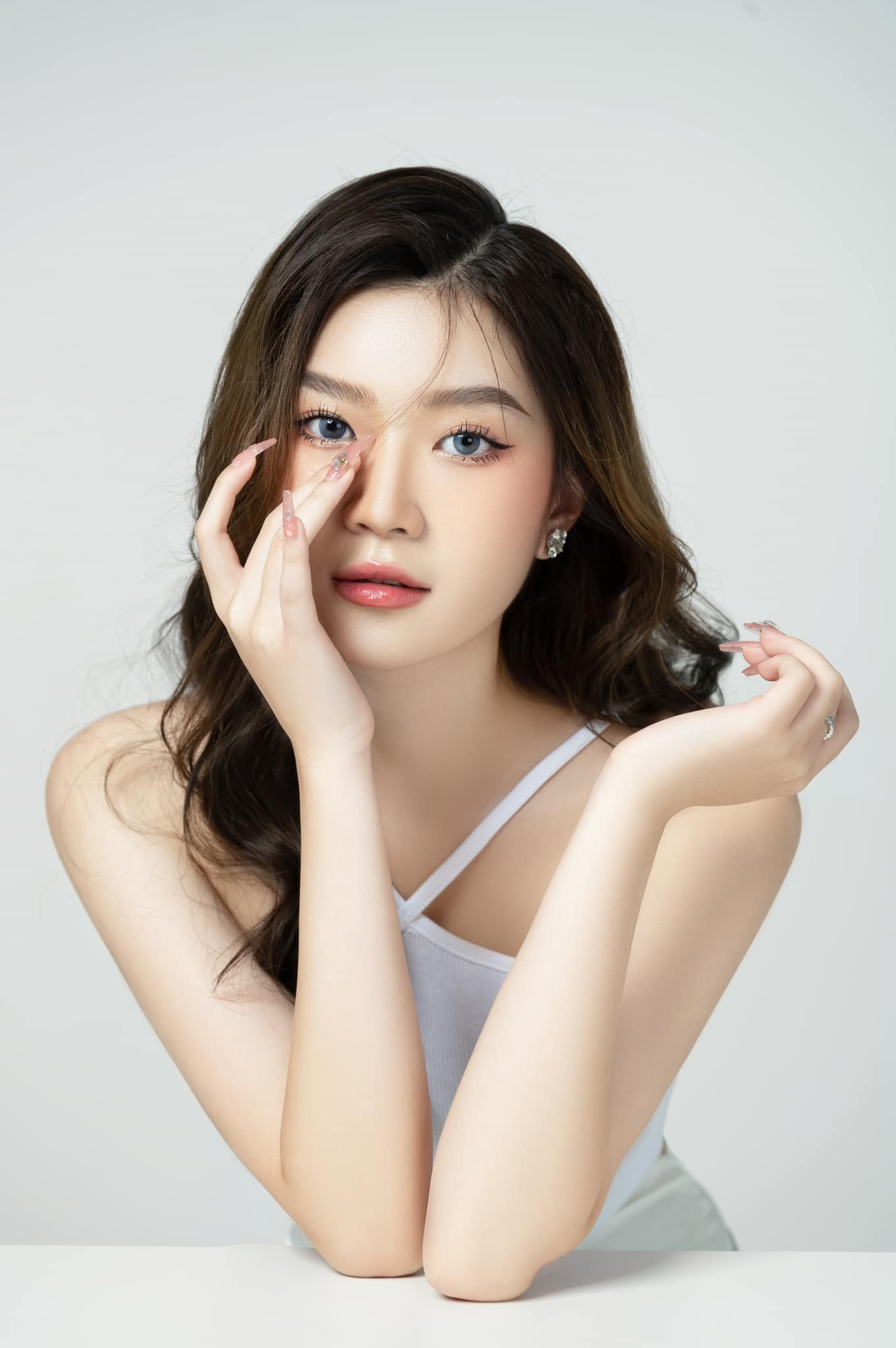 Hình ảnh và profile của Phạm Hương Anh, sinh năm 2005 đến từ Hà Nội đã tạo được sự tương tác tích cực trên mạng xã hội. Hình ảnh và profile của Phạm Hương Anh, sinh năm 2005 đến từ Hà Nội đã tạo được sự tương tác tích cực trên mạng xã hội.