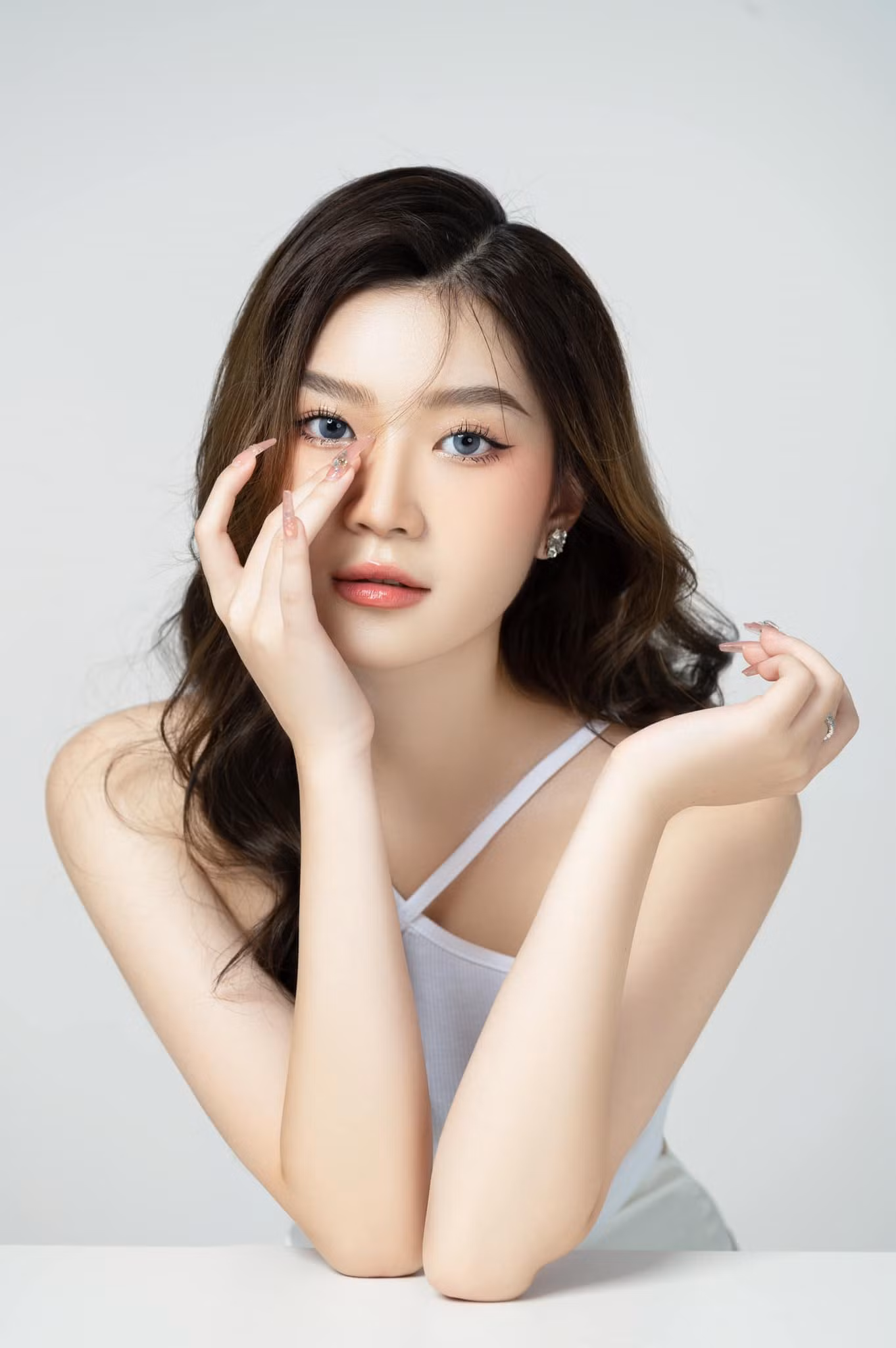 Hình ảnh và profile của Phạm Hương Anh, sinh năm 2005 đến từ Hà Nội đã tạo được sự tương tác tích cực trên mạng xã hội. Hình ảnh và profile của Phạm Hương Anh, sinh năm 2005 đến từ Hà Nội đã tạo được sự tương tác tích cực trên mạng xã hội.