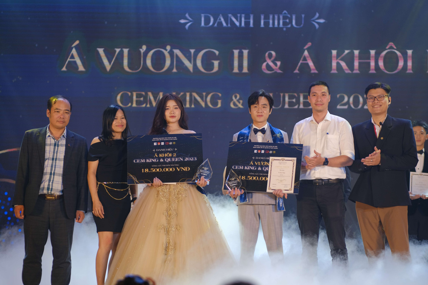 Danh hiệu Á vương 2 và Á khôi 2 thuộc về Phạm Quang Huy và Đàm Thuỳ Linh.