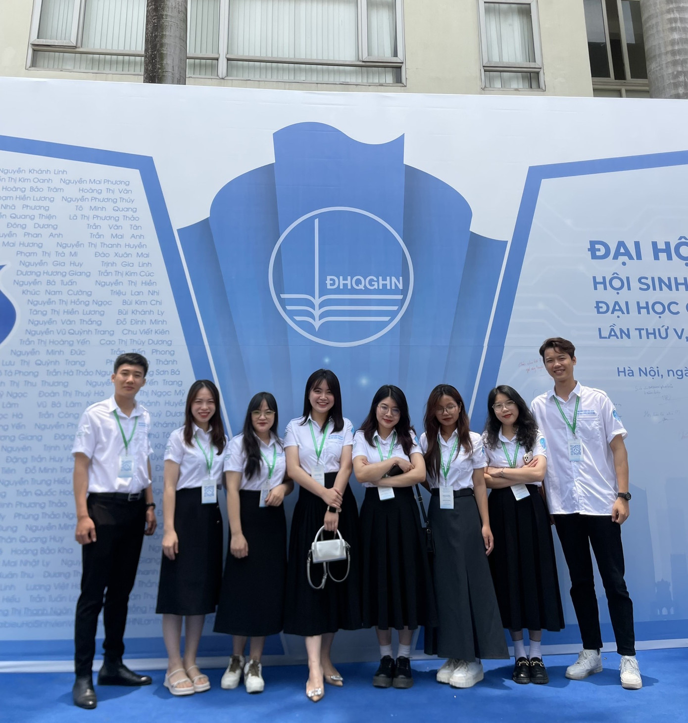 Gặp gỡ và giao lưu cùng nhiều người bạn có chung chí hướng và nhiệt huyết cống hiến vì xã hội. Gặp gỡ và giao lưu cùng nhiều người bạn có chung chí hướng và nhiệt huyết cống hiến vì xã hội.